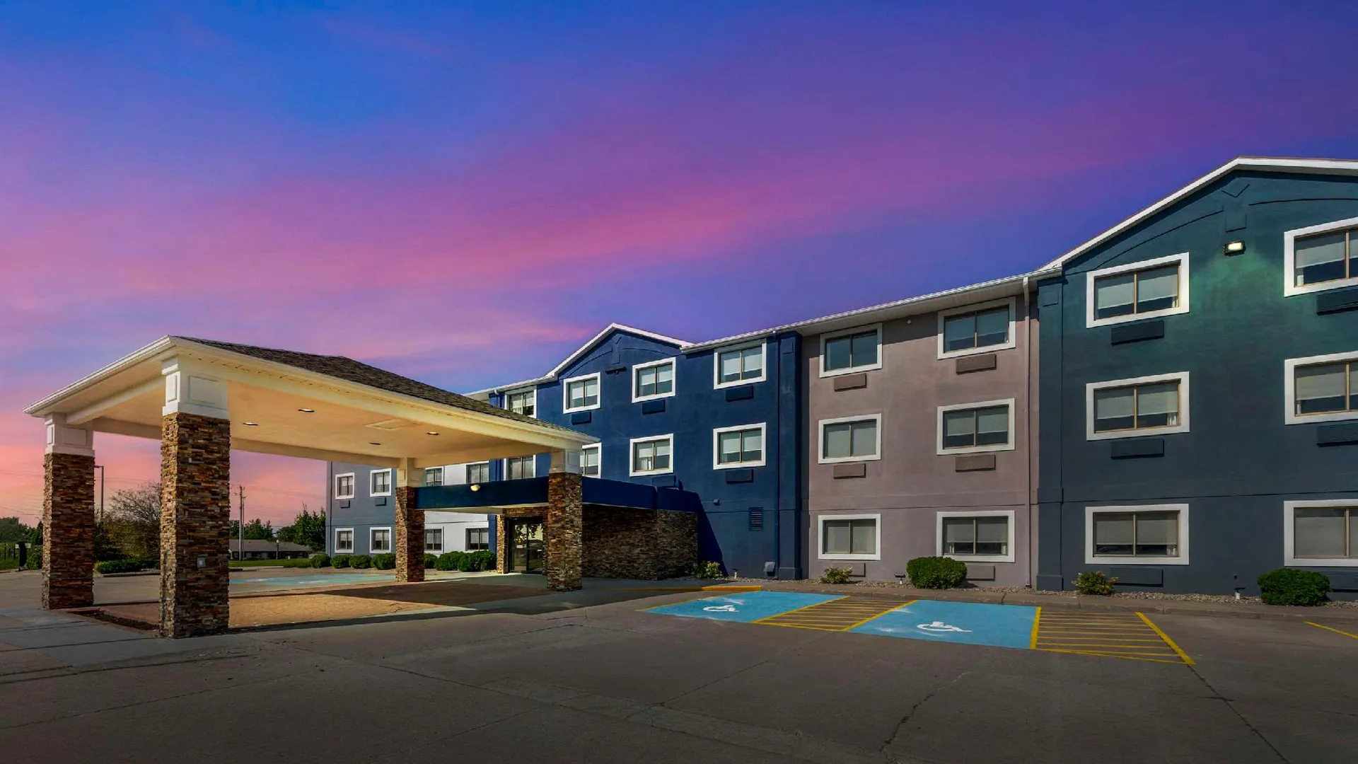 켄달빌 (IN) Comfort Inn Kendallville East 2성급 호텔 스위트룸