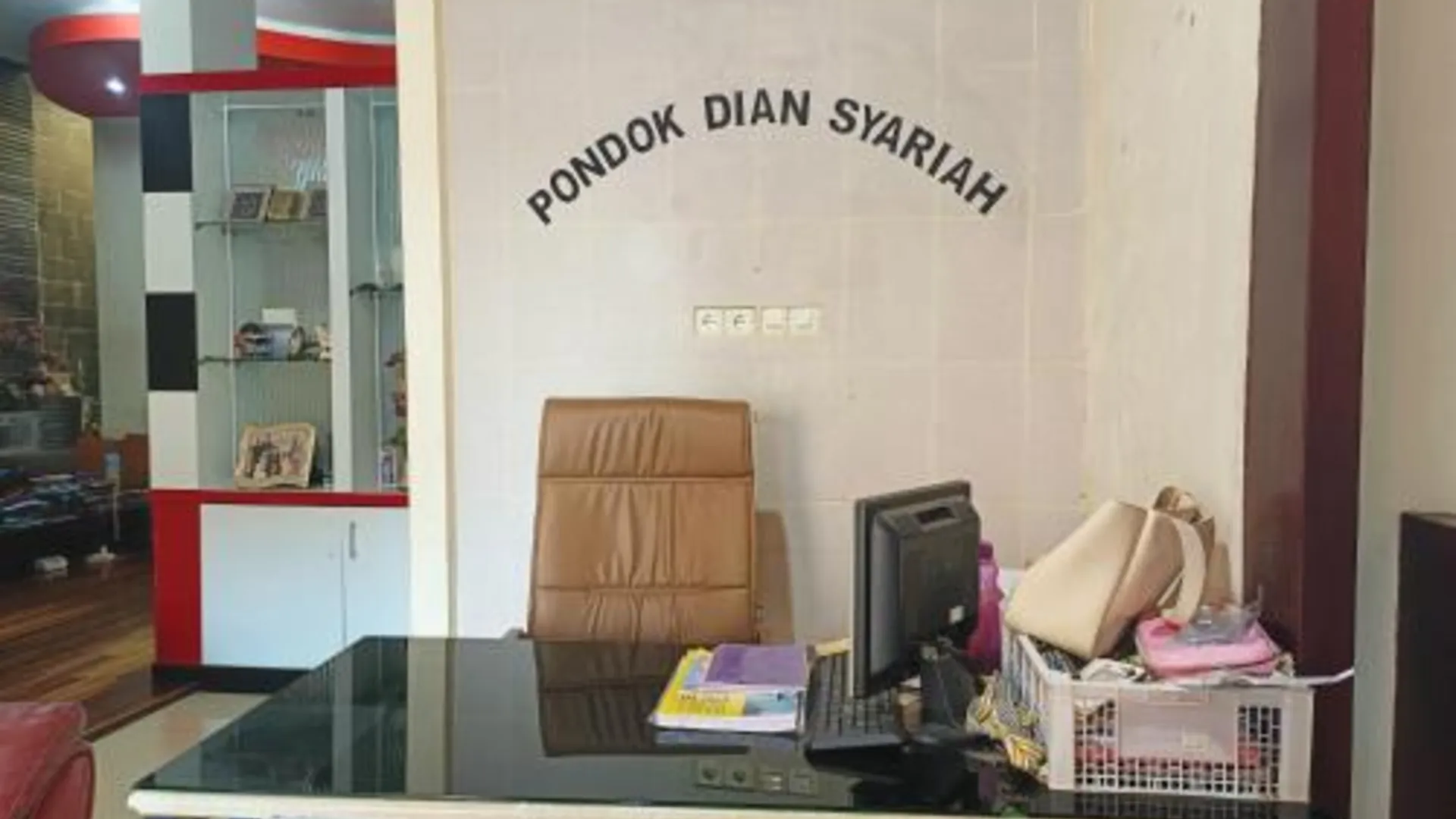 마카사르 RedDoorz Syariah near Rumah Sakit Umum Wisata UIT 2성급 호텔 객실