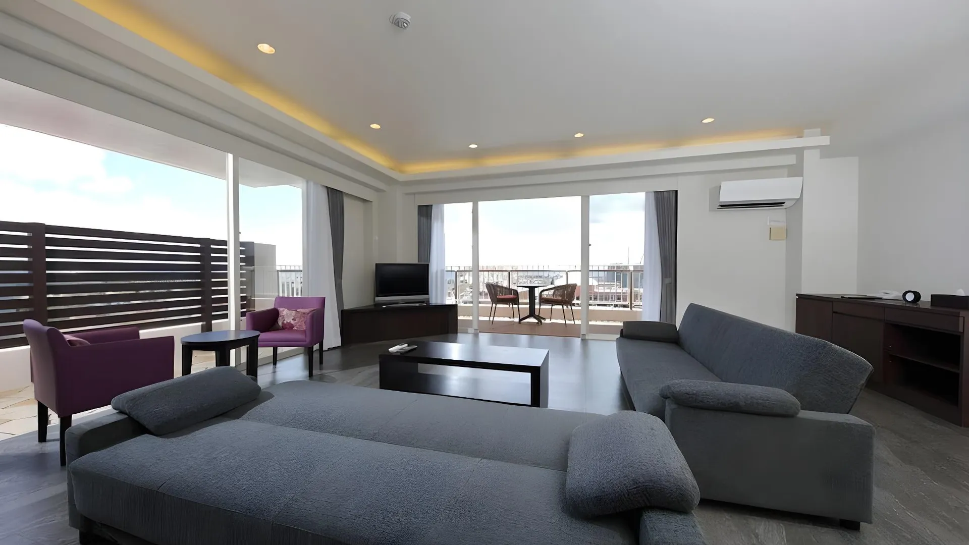 오키나와 본섬 타타미노야도 차탄 미하마 바이 콜디오 4성급 호텔 스위트룸