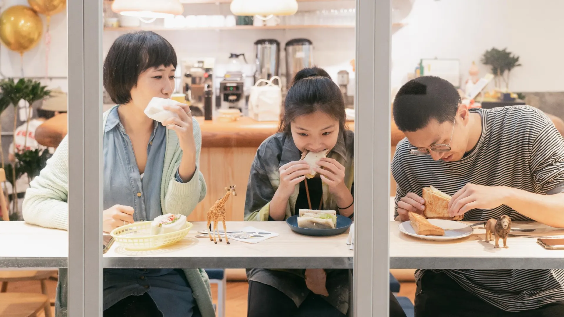 타이베이 아울스테이 플립 플랍 호스텔 가든 3성급 호텔 레스토랑