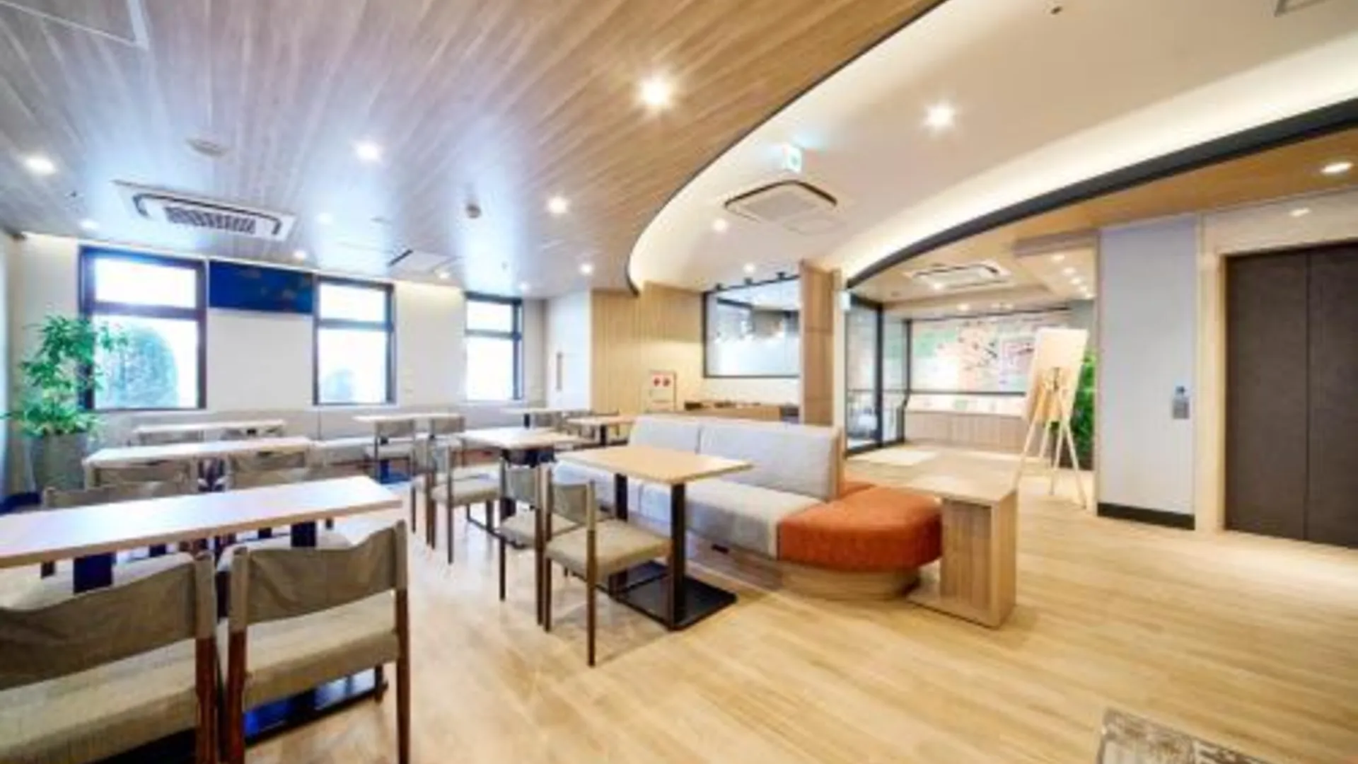 교토 워싱턴 R&B 호텔 교토에키-하치조구치 2성급 호텔 로비