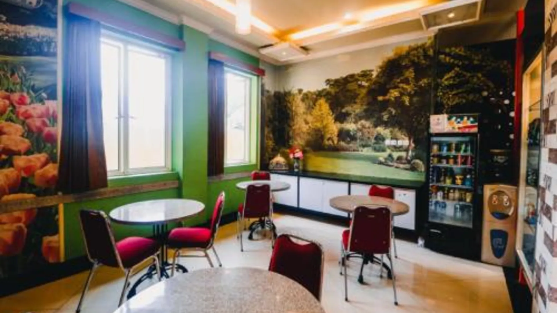 마카사르 RedDoorz Plus @ Grand City Inn Makassar 3성급 호텔 수영장