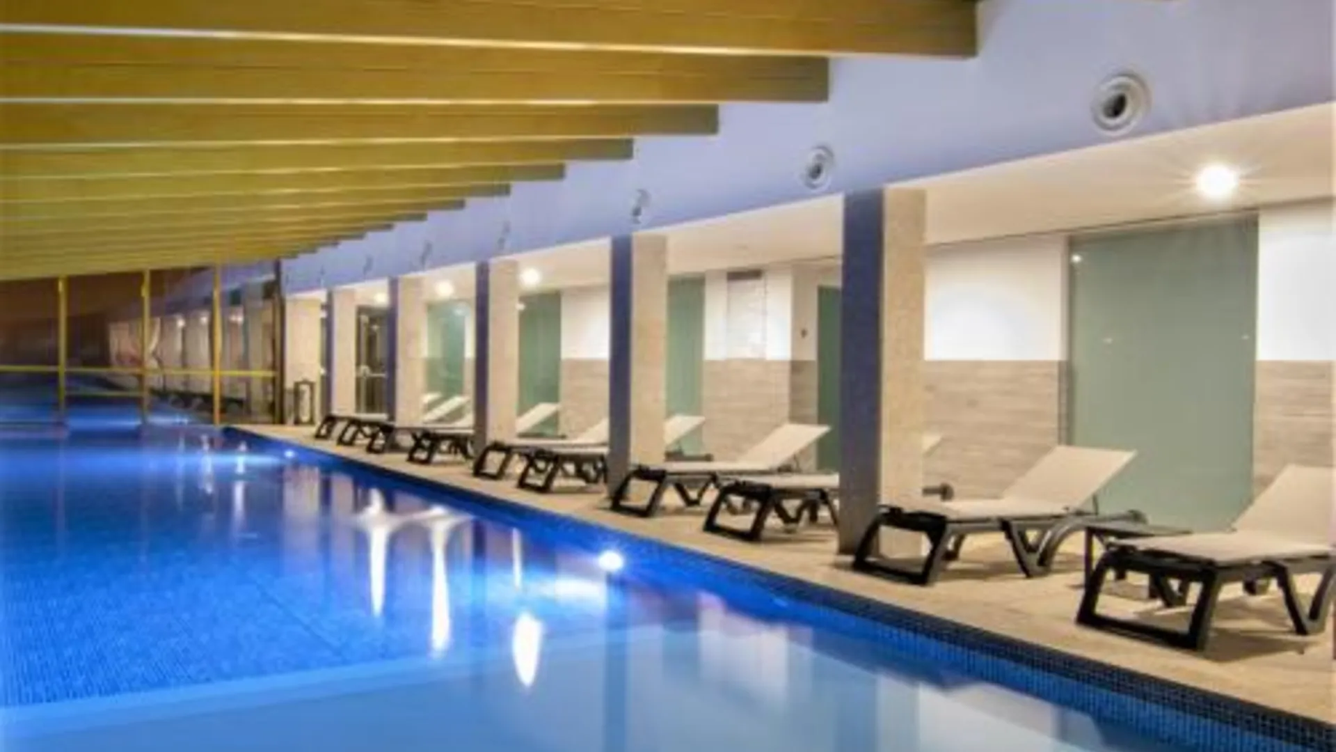 코르테스 두 메이우 Luna Chalets da Montanha 4성급 게스트하우스 외관