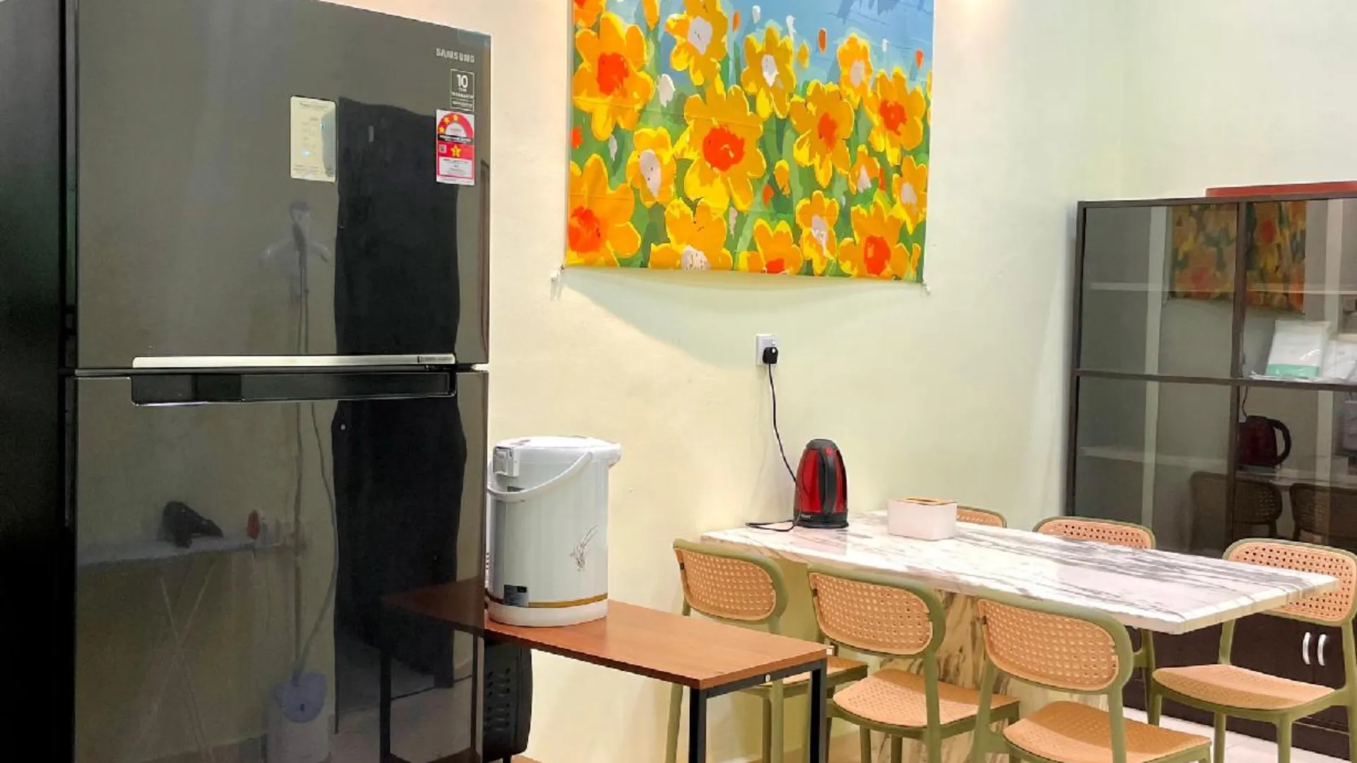 메르싱 반다르 머싱의 프라이빗 하우스 (100m², 침실 3개, 프라이빗 욕실 2개) 4성급 게스트하우스 레스토랑