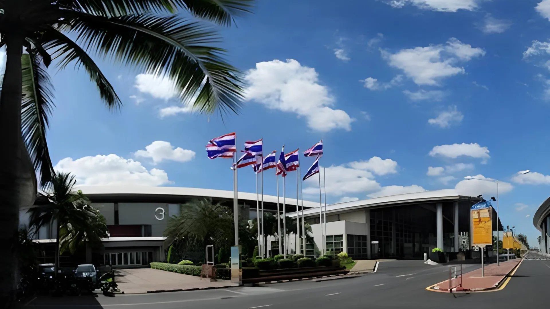 방콕 임팩트 - 챌린저 무앙 통 타니 서비스 아파트먼트 3성급 호텔 수영장