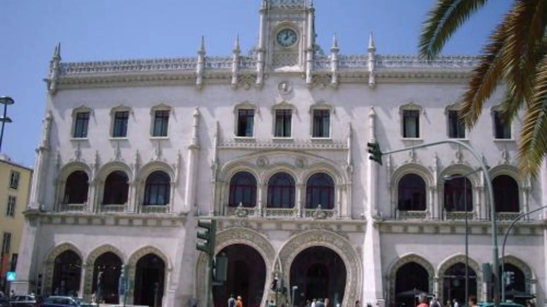 리스본 레지덴셜 카모이스 2성급 호텔 수영장