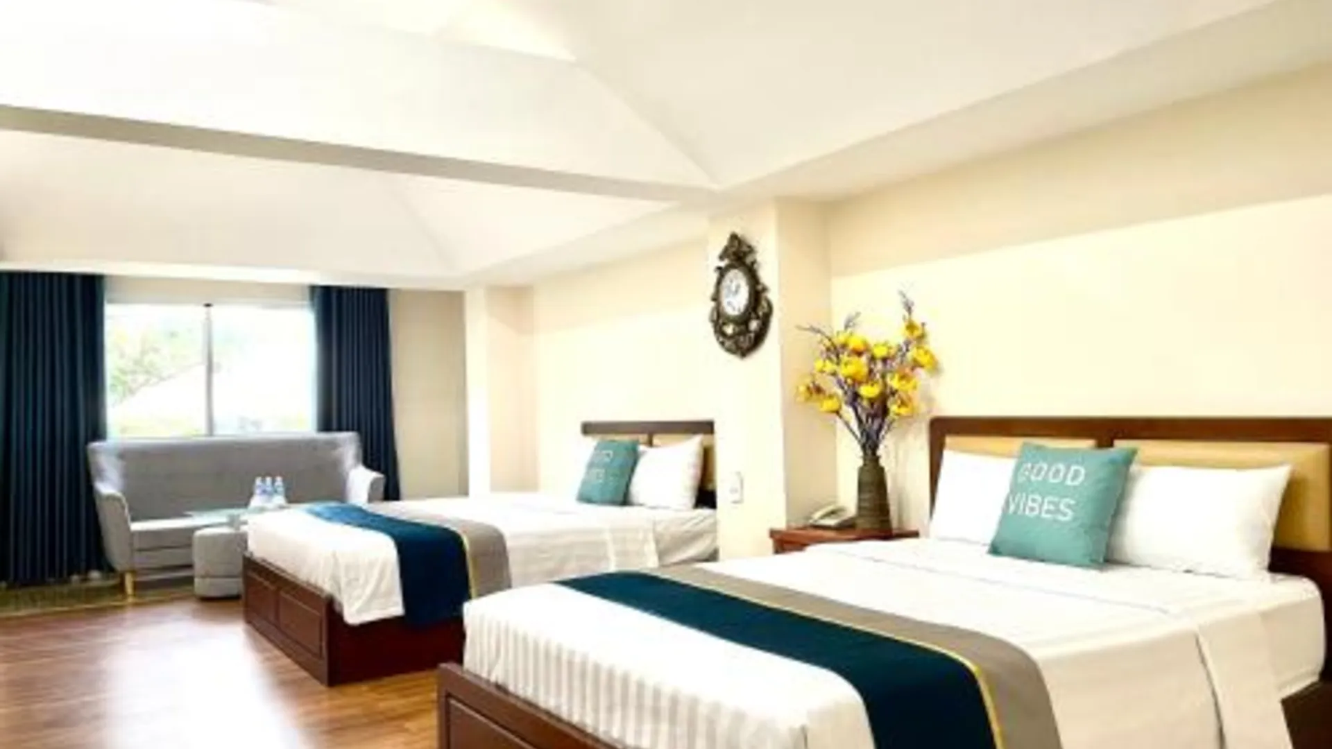 호치민 호아 데 냇 - 산 베이 떤 썬 냇 2성급 호텔 스위트룸