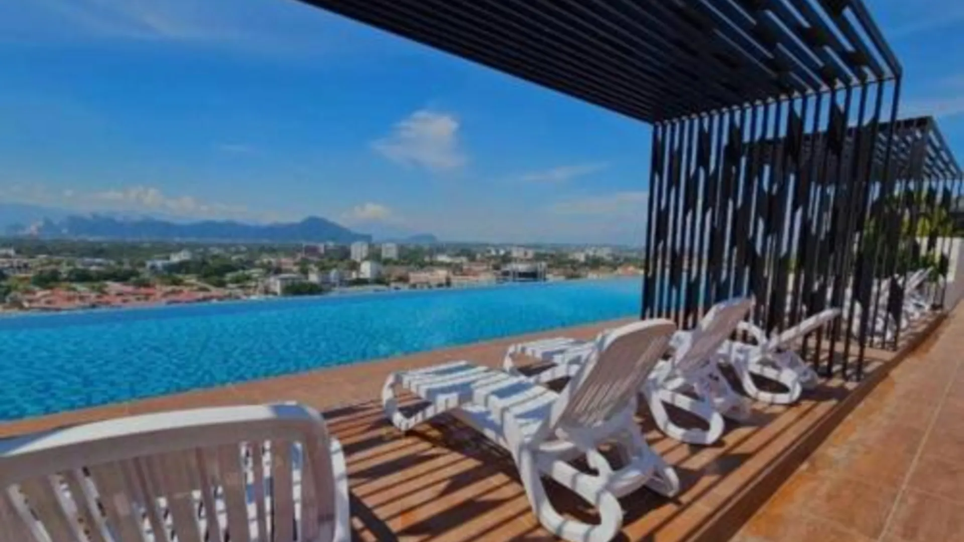 이포 캄풍 자와의 아파트먼트 (100m², 침실 3개, 프라이빗 욕실 2개) 4성급 게스트하우스 로비