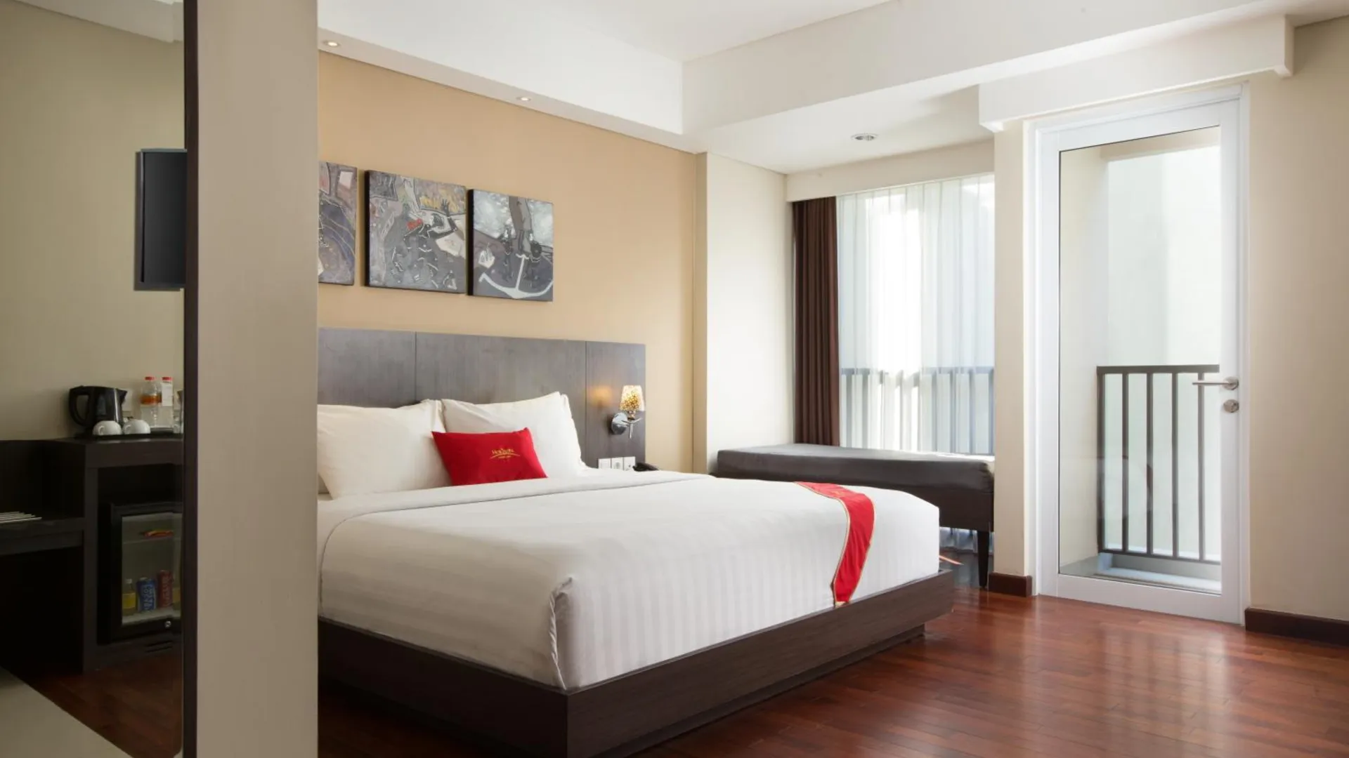 발리 브리츠 호텔 레기안 4성급 호텔 스위트룸