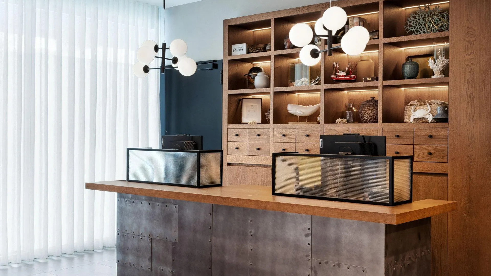 포르투 포 포인츠 바이 쉐라톤 마토지뇨스 4성급 호텔 수영장