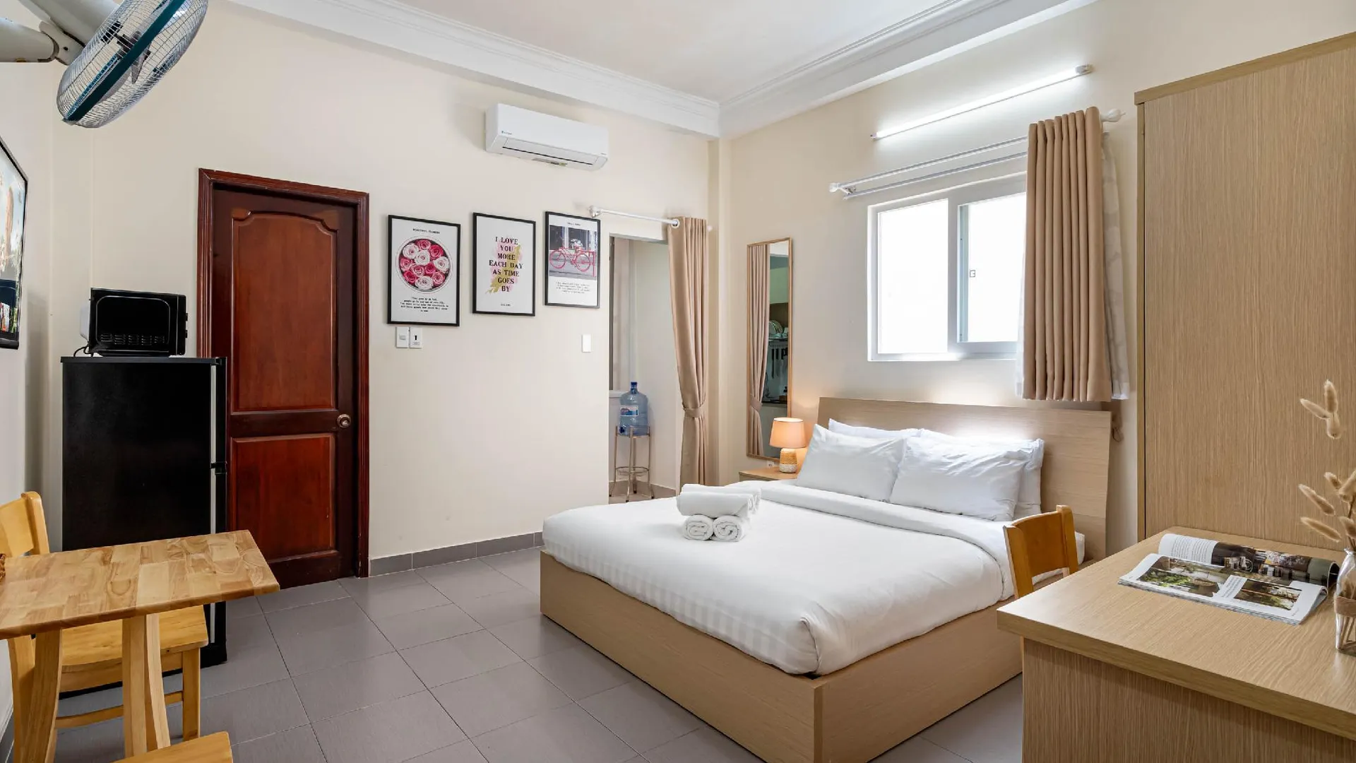 호치민 위 홈 응우옌 짜이 3성급 호텔 객실