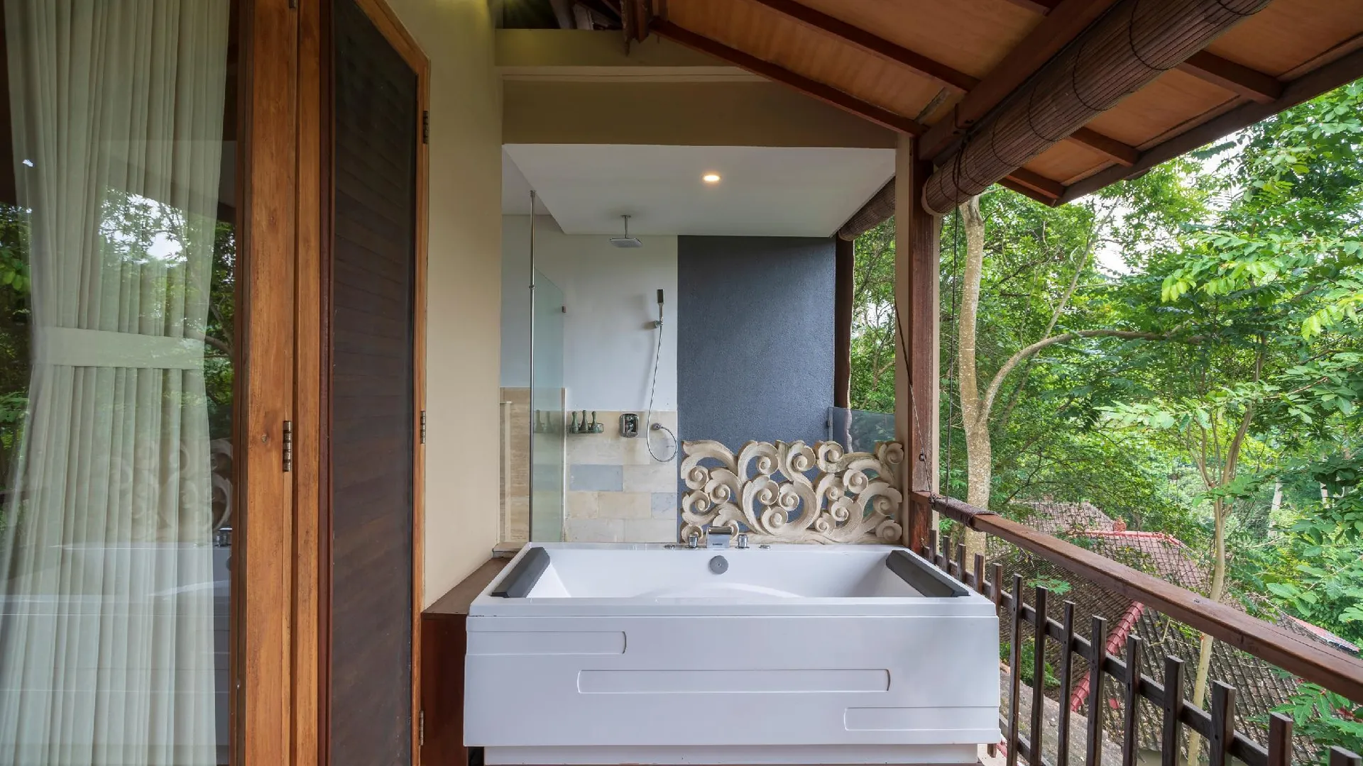 발리 아디와나 스바르가 로카 - 어 리트리트 리조트 4성급 호텔 레스토랑