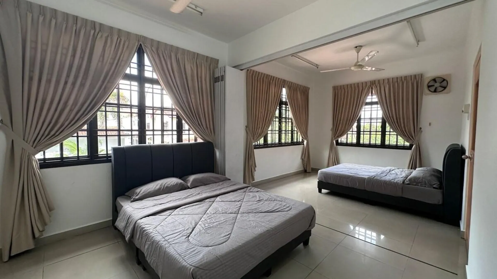 조호바루 / 조호르바루 울루 티람의 프라이빗 하우스 (200m², 침실 8개, 프라이빗 욕실 4개) 3성급 싱글룸 스위트룸