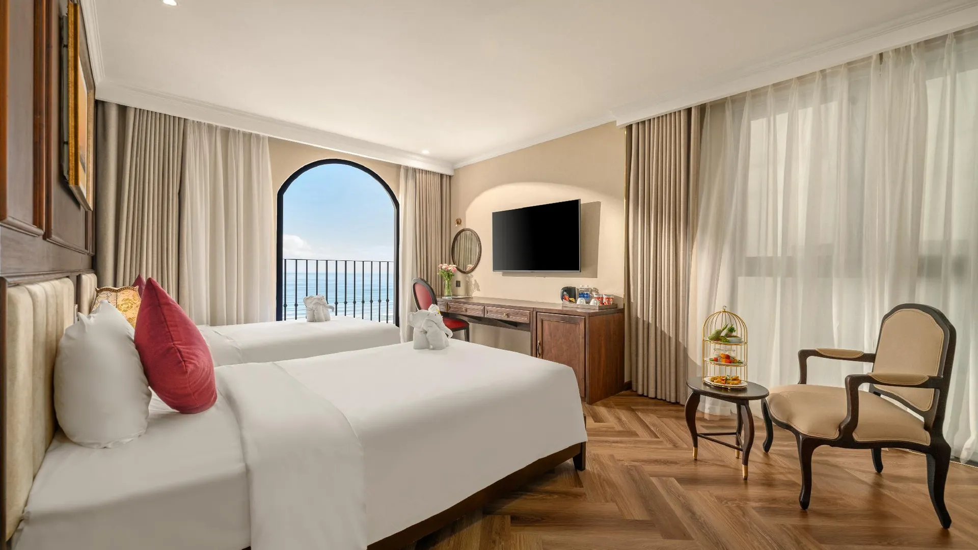 다낭 골든 로터스 럭셔리 호텔 다낭 - 컴플리멘터리 데일리 애프터눈 티 4성급 호텔 스위트룸