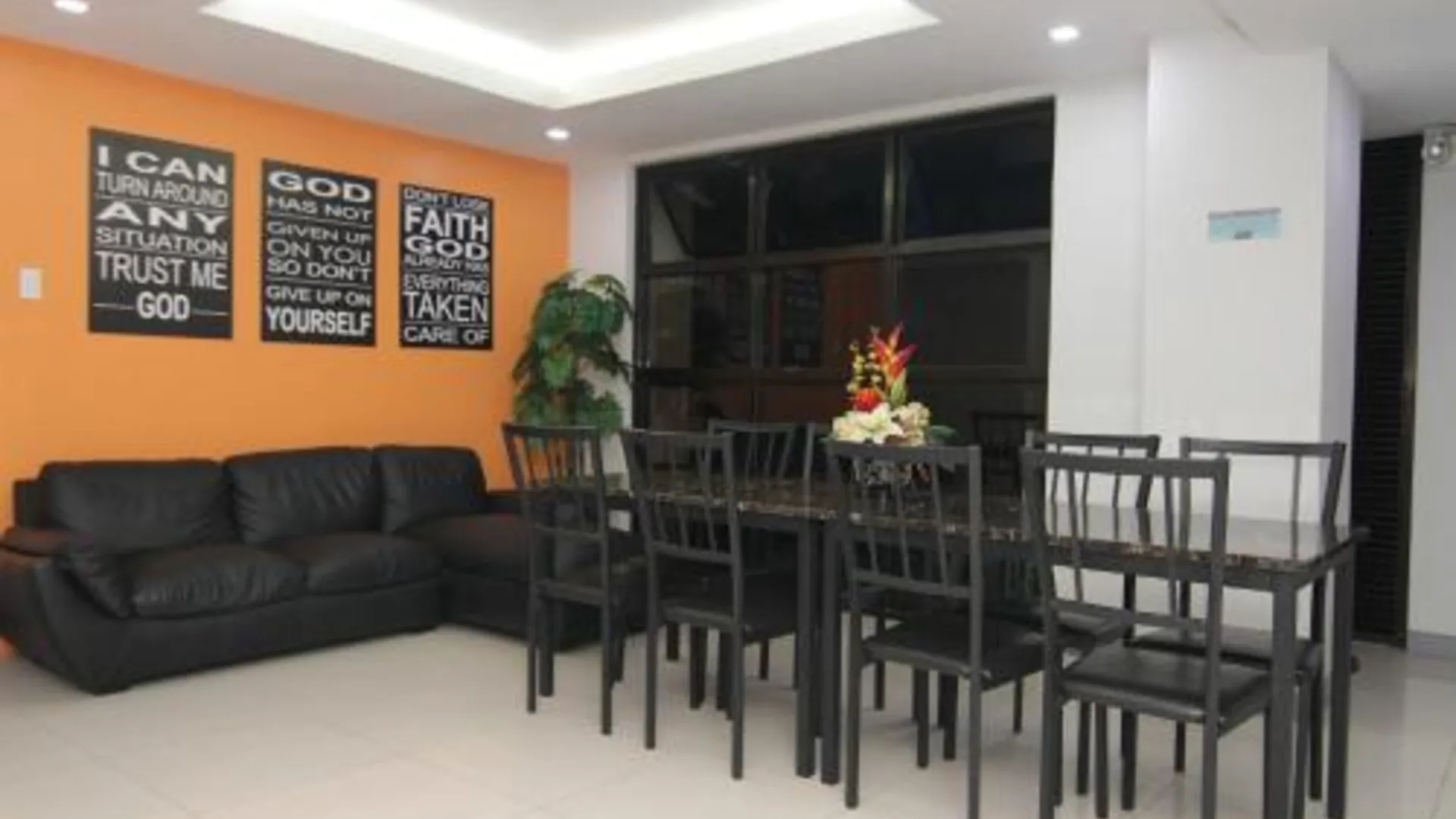 세부 RF 스위트 2성급 호텔 객실