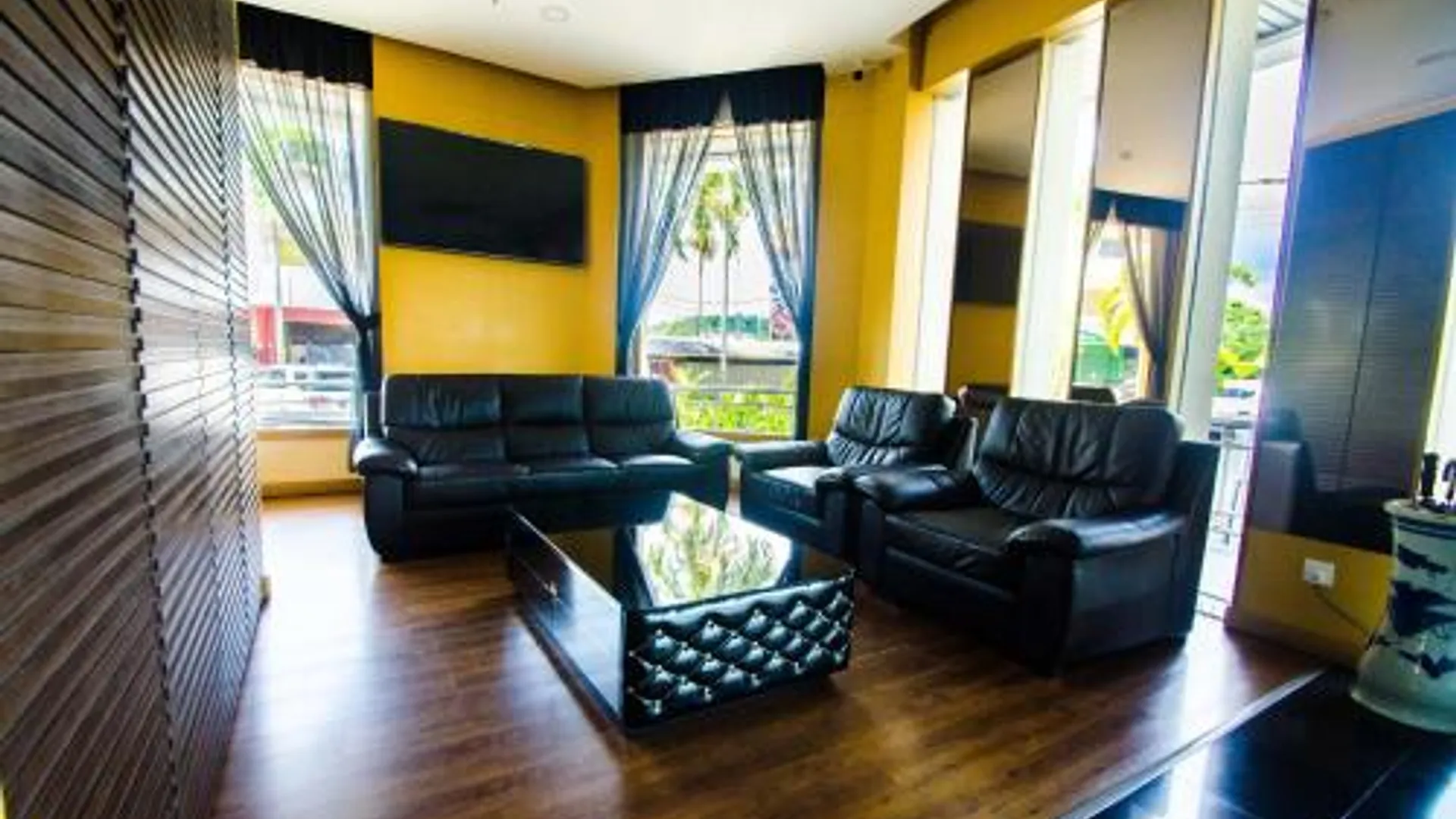 코타키나발루 그랜드 이스턴 호텔 Sdn Bhd ( 877519-A) 1성급 호텔 외관