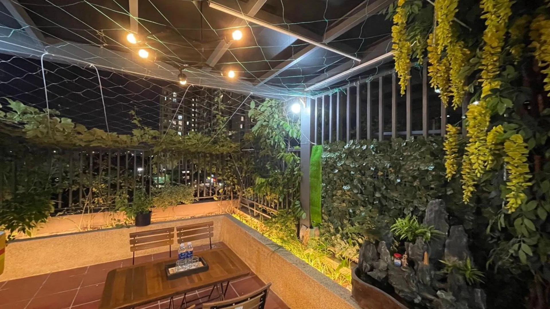 호치민 12군의 아파트먼트 (80m², 침실 2개, 프라이빗 욕실 1개) 5성급 싱글룸 레스토랑