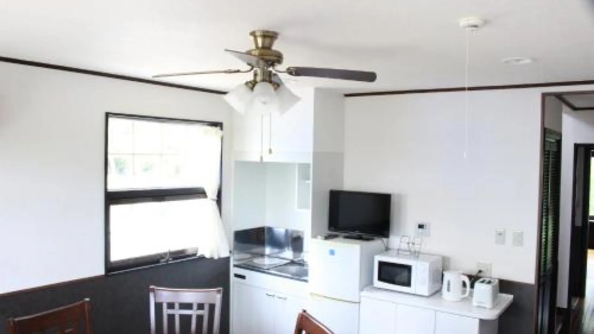 오키나와 본섬 트로피컬 로지 부야 1성급 호텔 스위트룸