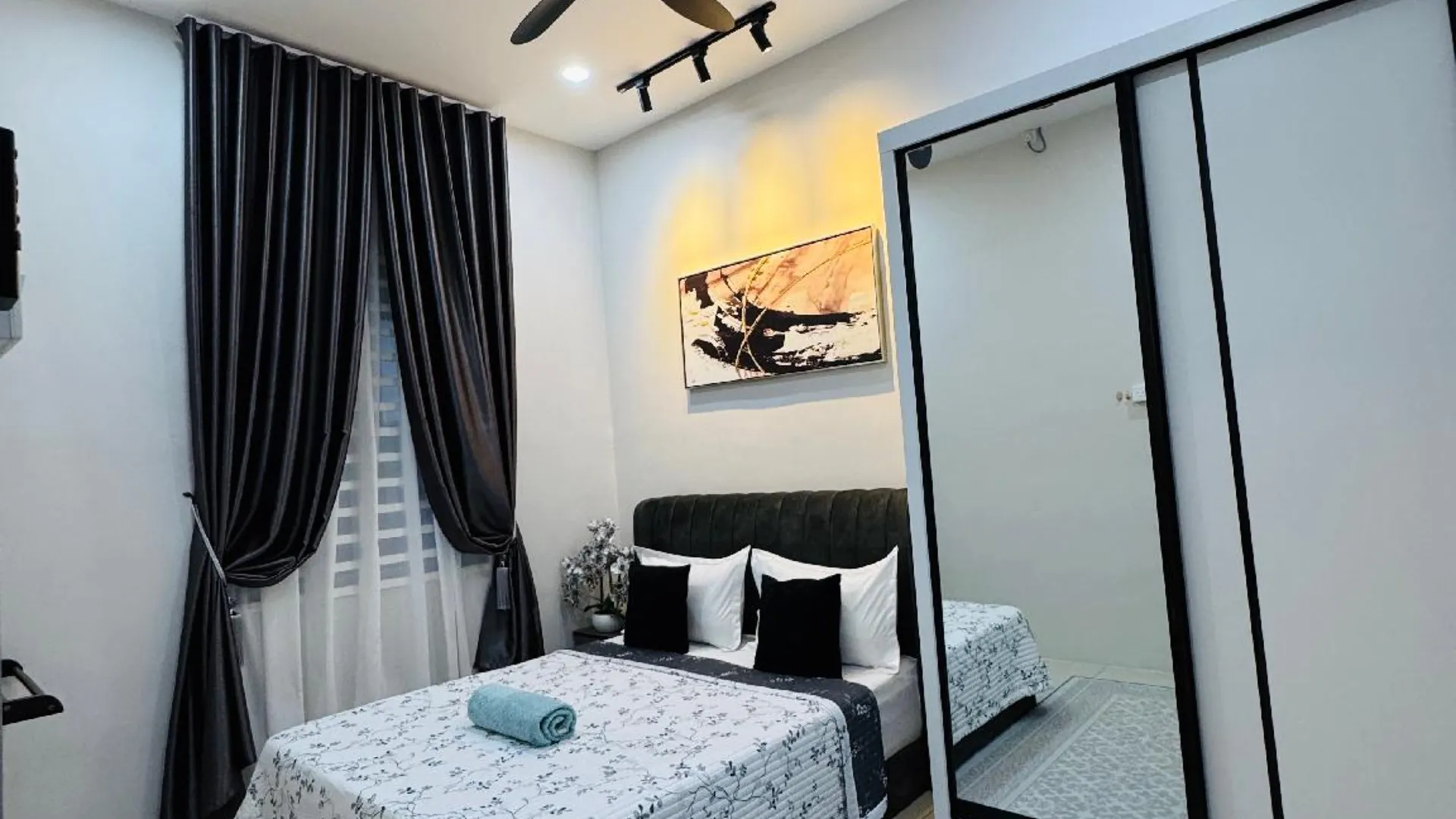 이포 탄중 람부탄의 프라이빗 하우스 (1000m², 침실 3개, 프라이빗 욕실 2개) 3성급 싱글룸 스위트룸