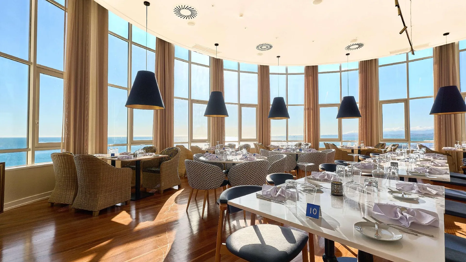 리스본 트립 바이 윈덤 리스보아 카파리카 마르 4성급 호텔 스위트룸