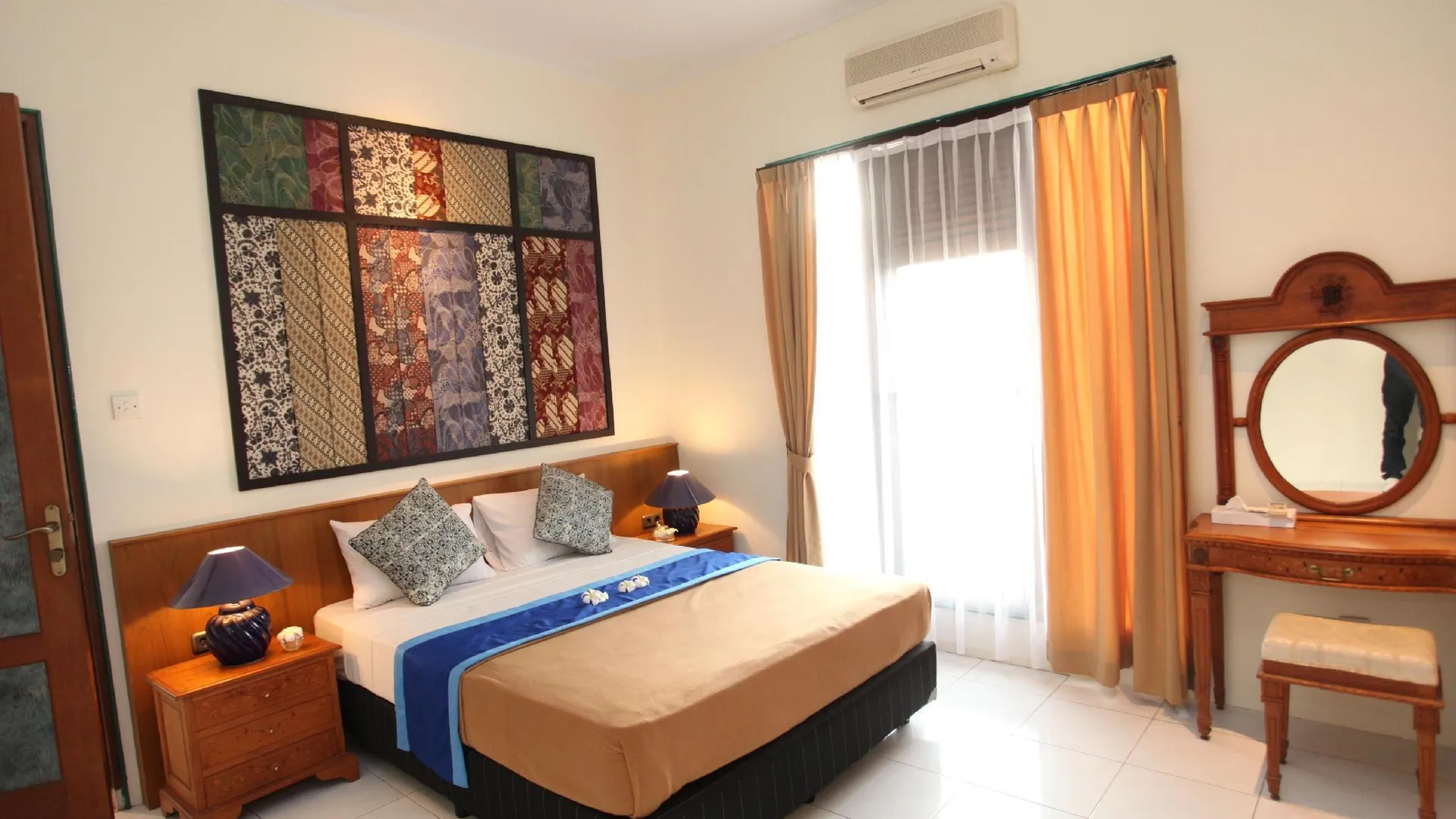 발리 사누르 씨뷰 호텔 3성급 호텔 스위트룸