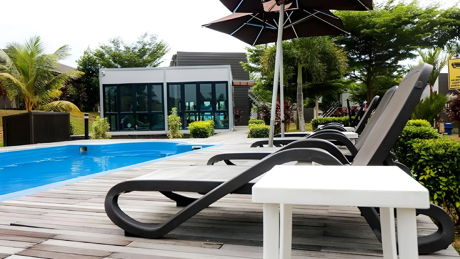 펭거랑 레이크뷰 테라스 리조트 픙게랑 3성급 호텔 스위트룸