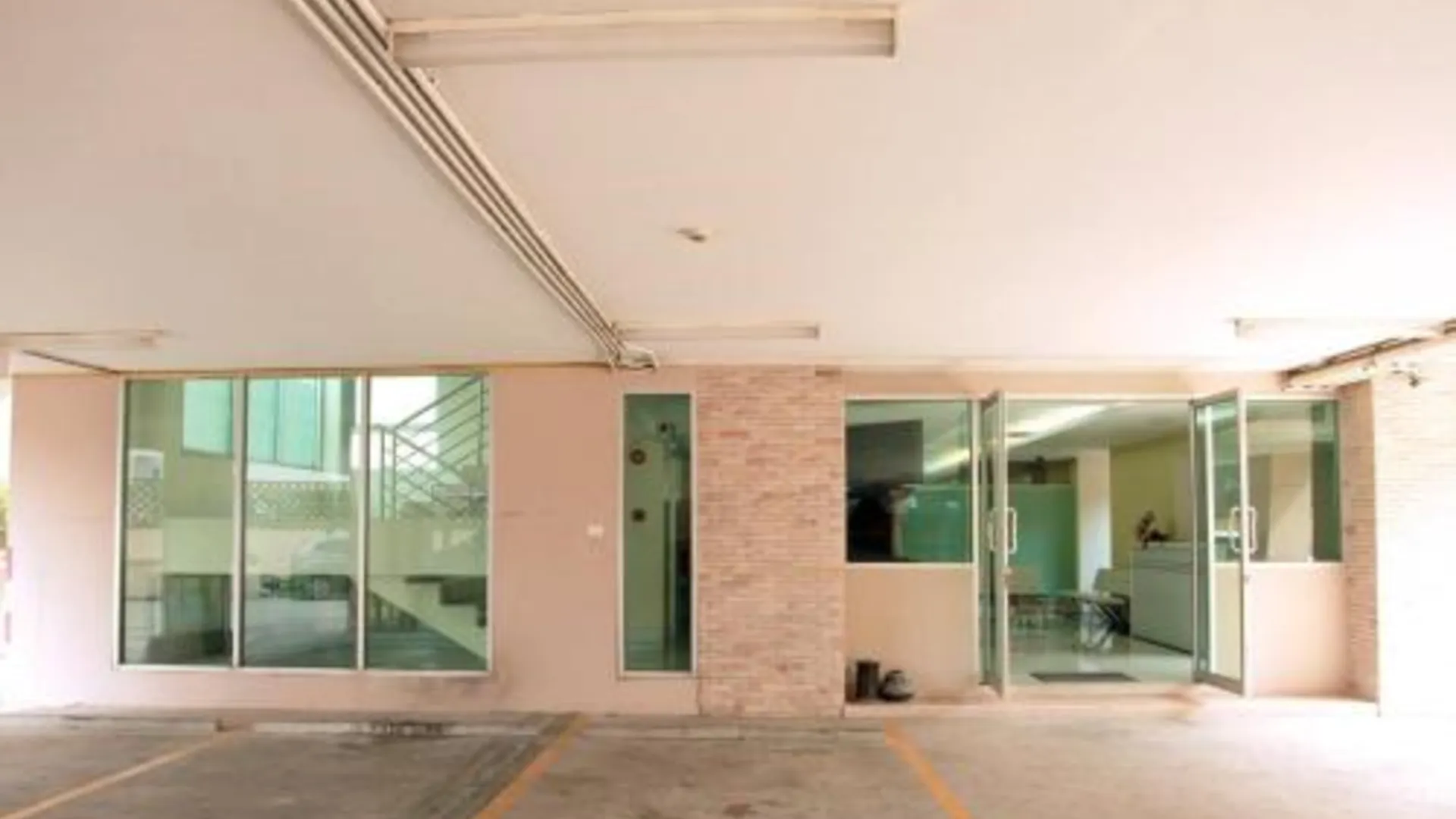 방콕 Mee sook Hotel and Residence 3성급 호텔 전망