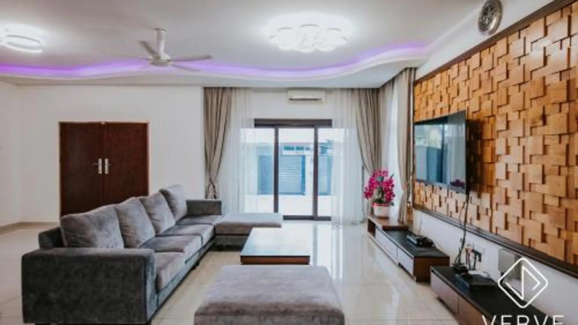 이포 타만 반다라야의 프라이빗 하우스 (1000m², 침실 4개, 프라이빗 욕실 5개) 3성급 게스트하우스 스위트룸