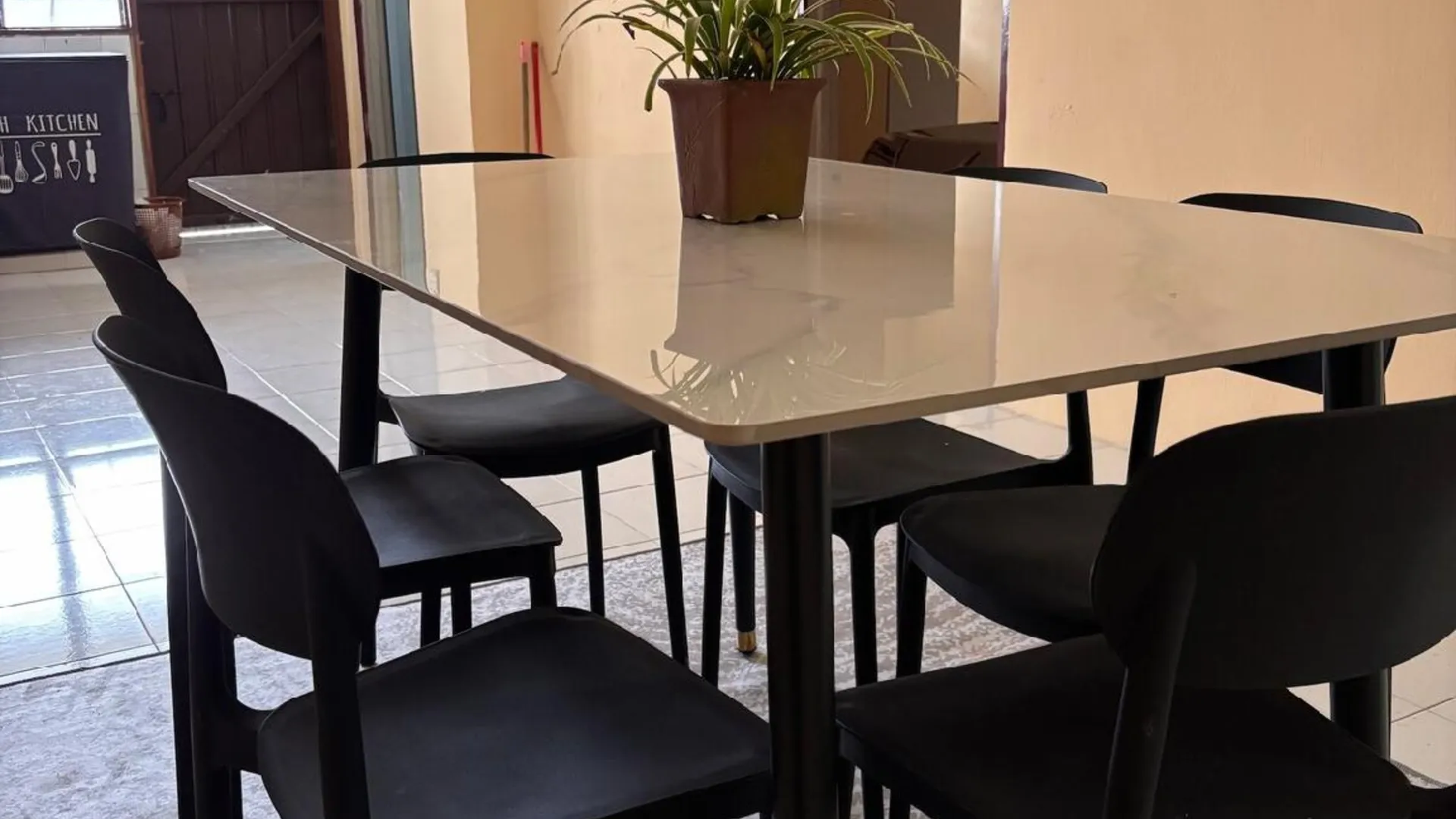 숭가이 페타니 숭아이 페타니 센트럴 의 프라이빗 하우스 (m², 침실 3개, 프라이빗 욕실 2개) 4성급 게스트하우스 레스토랑