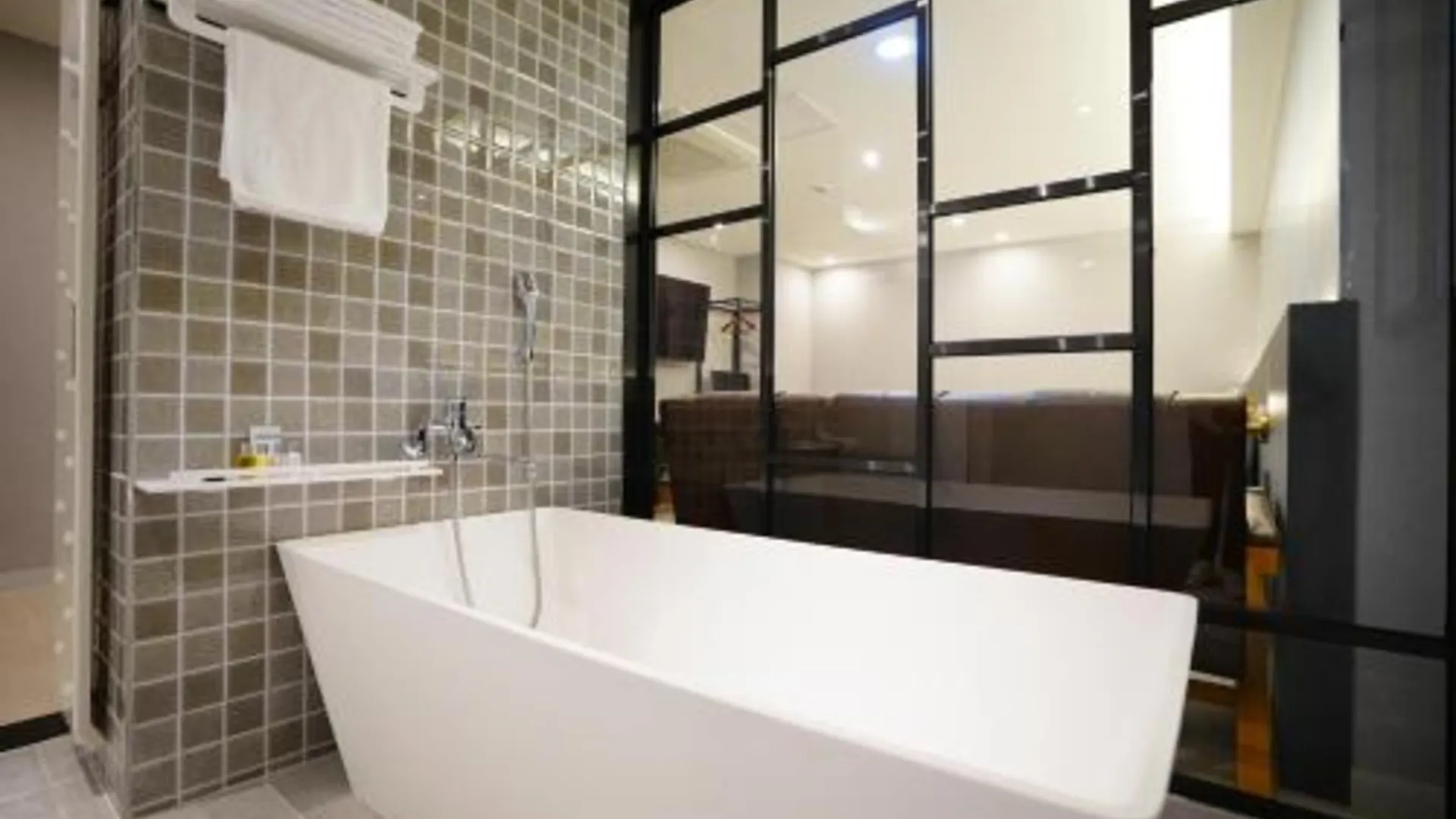 서울 장한평 새턴호텔 3성급 호텔 로비