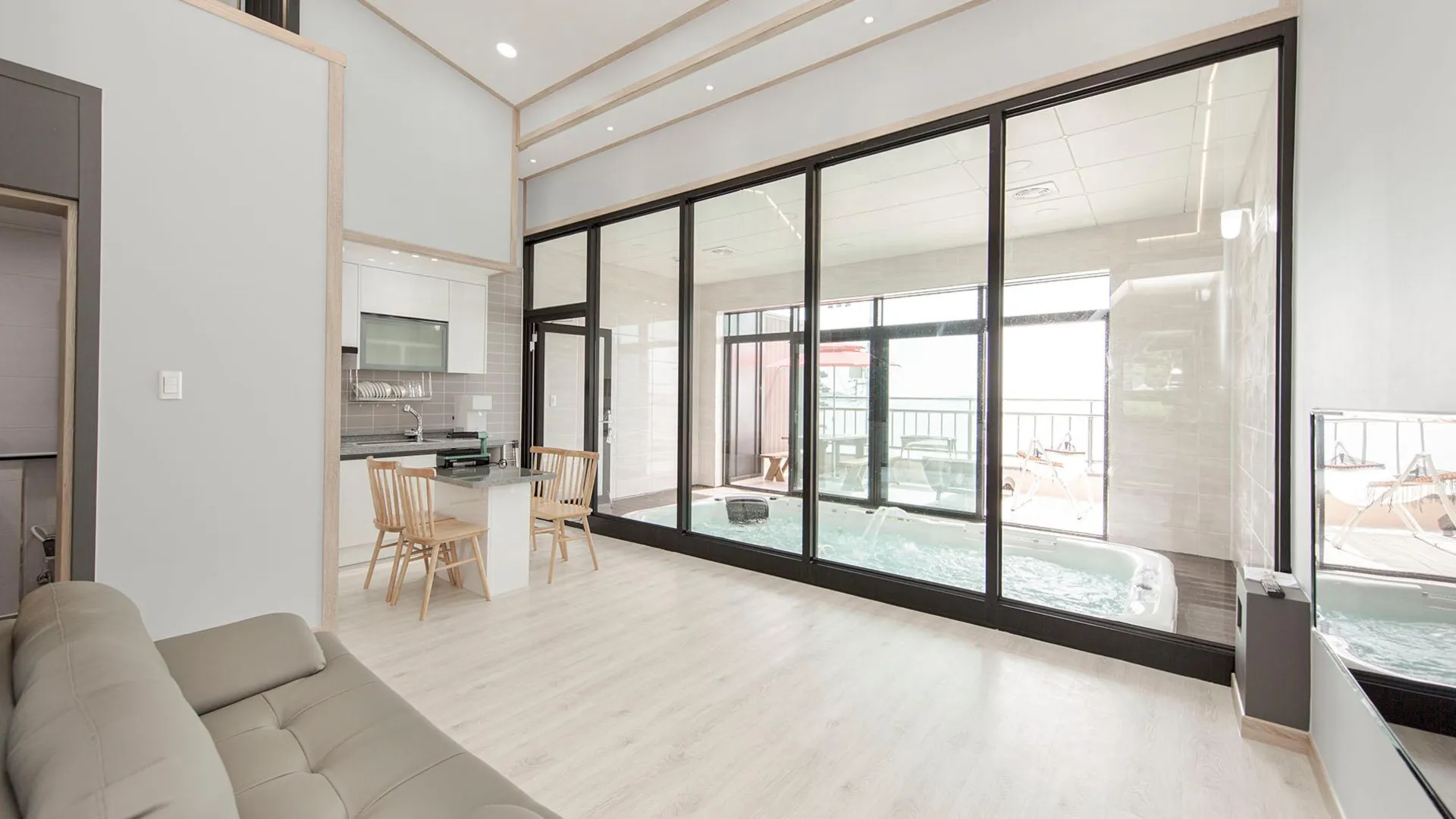 보령 보령 엠씨피키즈풀빌라 3성급 게스트하우스 스위트룸