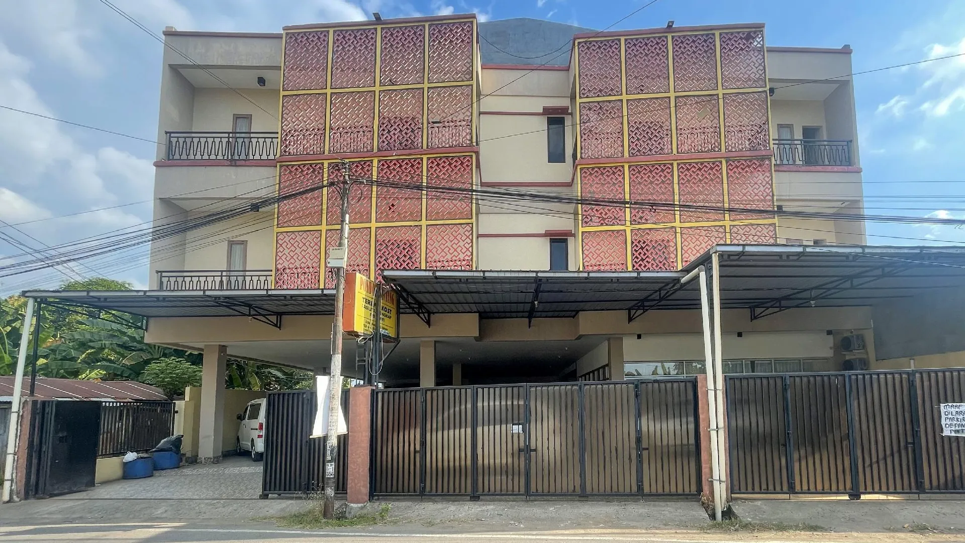 마카사르 RedDoorz Syariah @ Pondok Bintang Jalan Biring Romang Makassar 2성급 호텔 수영장