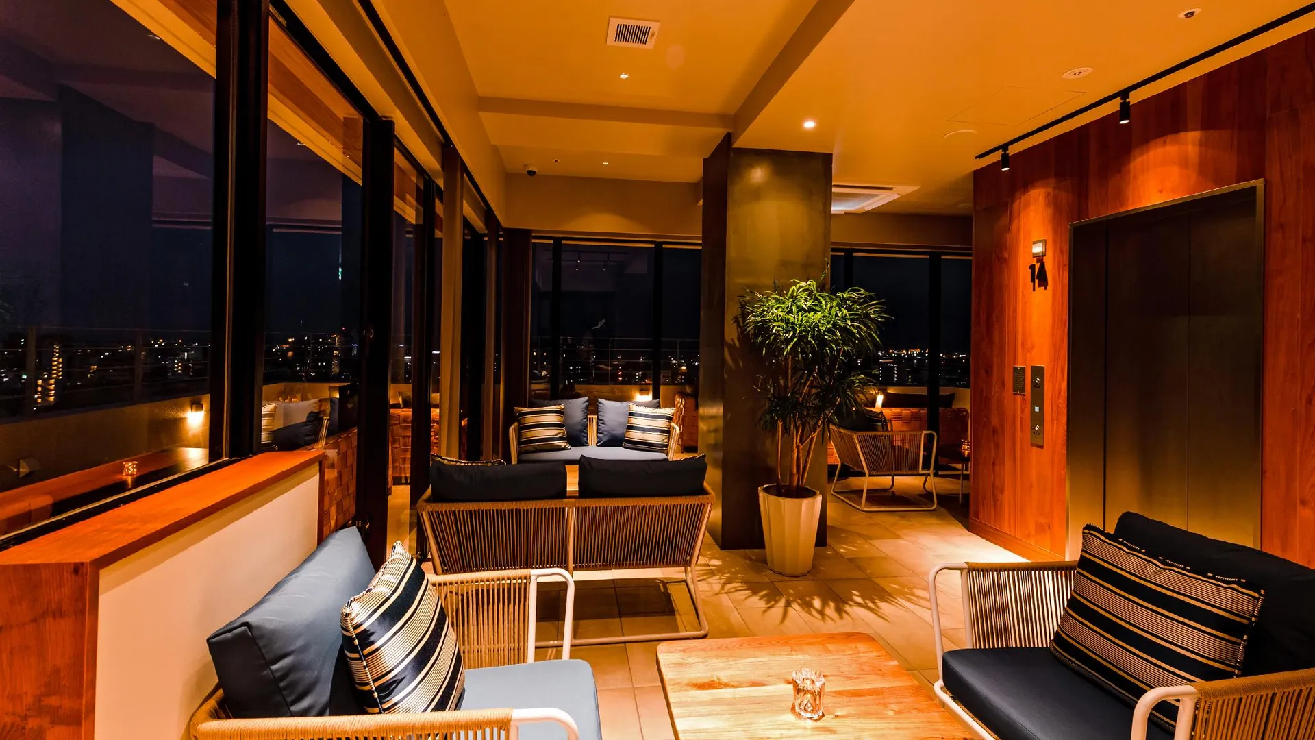 오키나와 본섬 프로스타일 테라스 나하 5성급 호텔 수영장