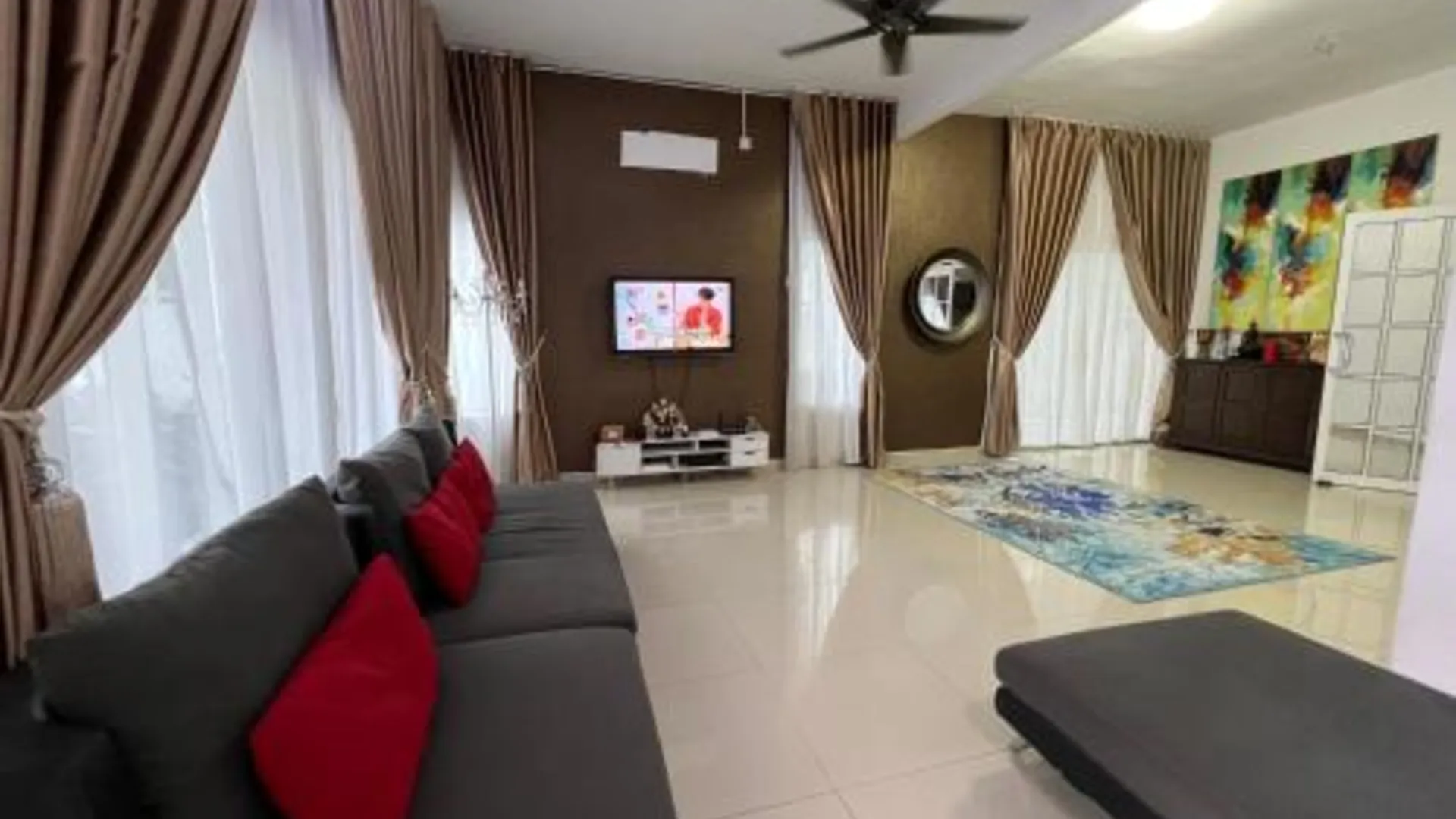 이포 캄퐁 울루 세포르의 프라이빗 하우스 (1500m², 침실 4개, 프라이빗 욕실 3개) 4성급 게스트하우스 스위트룸