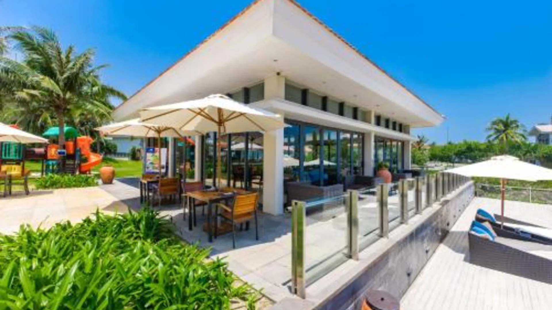 다낭 Emblem Sea 4 Bedroom Villas 4성급 싱글룸 레스토랑