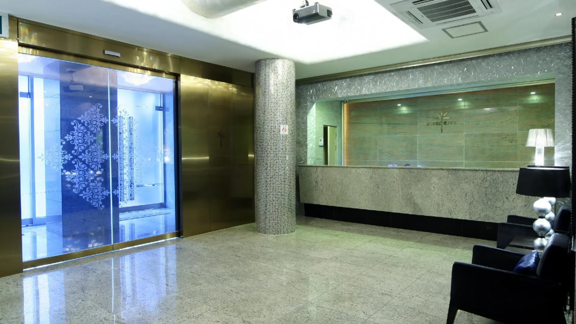 서울 리츠호텔 3성급 호텔 로비