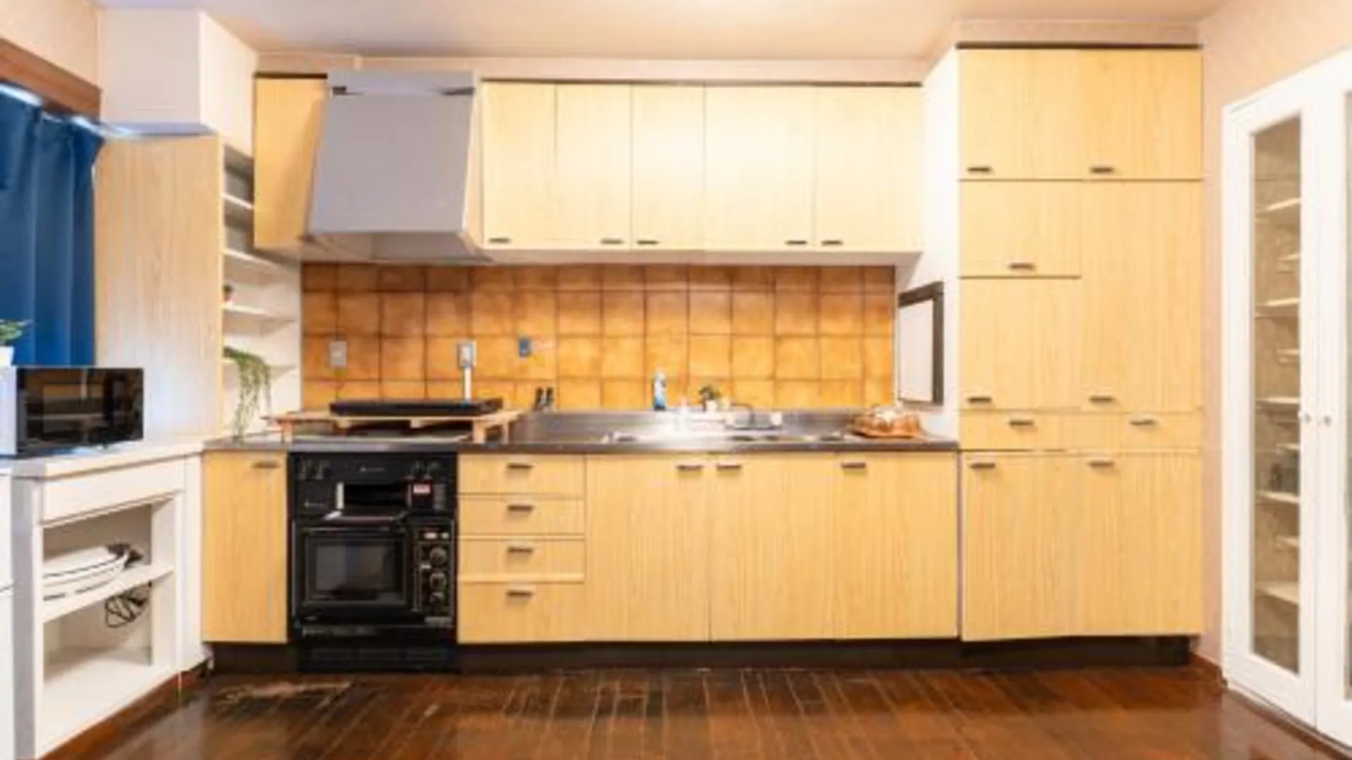 오사카 天満橋 Guest House#有电梯 #步行大阪城 #赏樱花必打卡点 #直达梅田 京都 #免费wifi 3성급 호텔 레스토랑