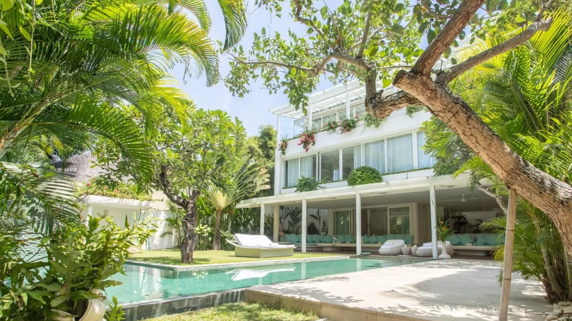 발리 Luxury! 8-Bedroom Private Pool Villa -Beach Access 3성급 게스트하우스 부대시설