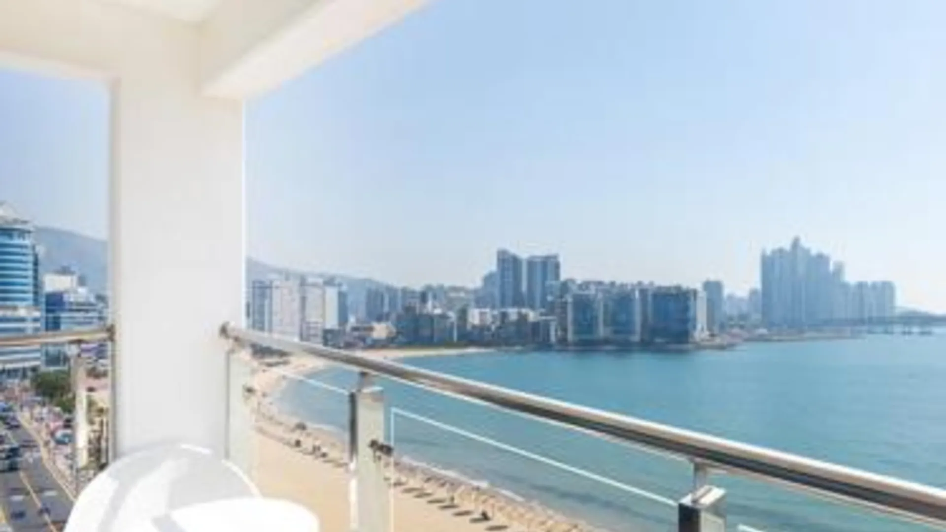 부산 엘모멘토 광안 레지던스 호텔 외관