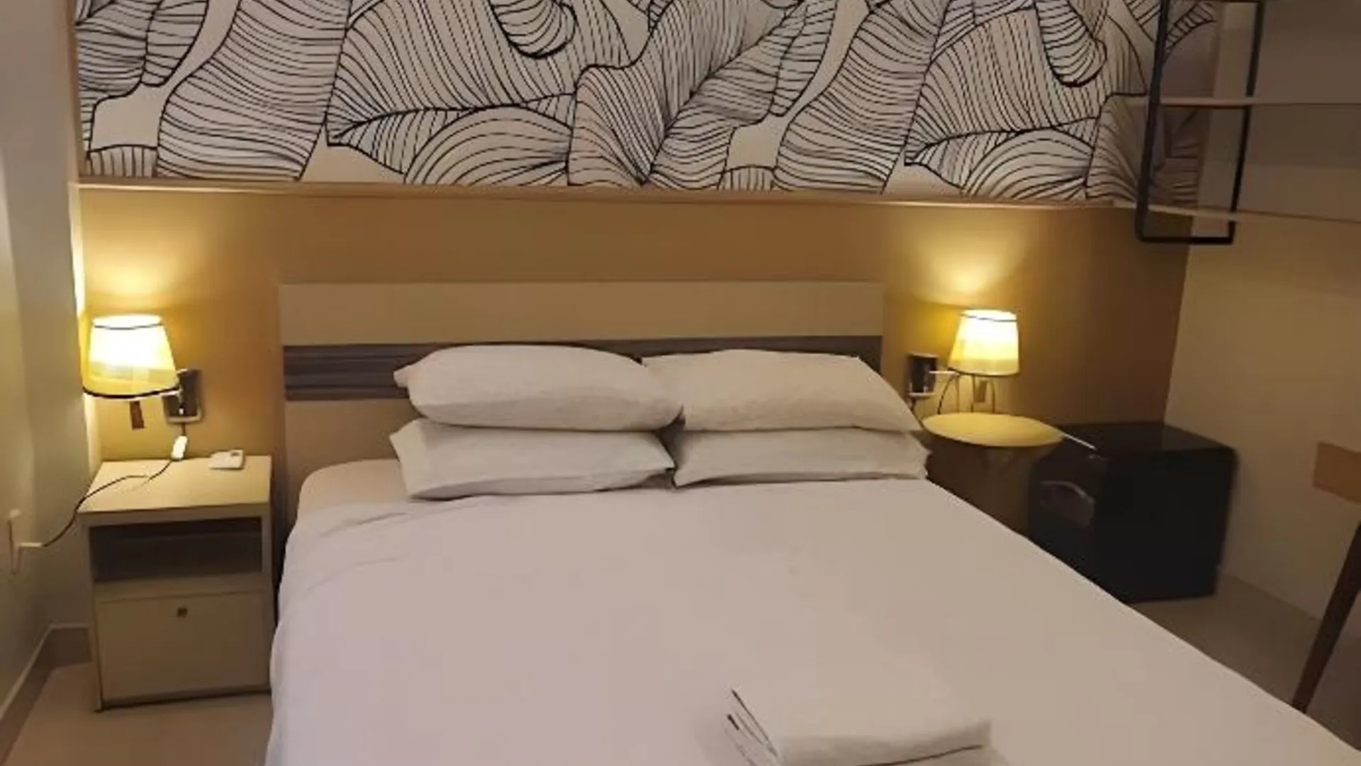 호치민 롱 호스텔 1성급 호텔 스위트룸