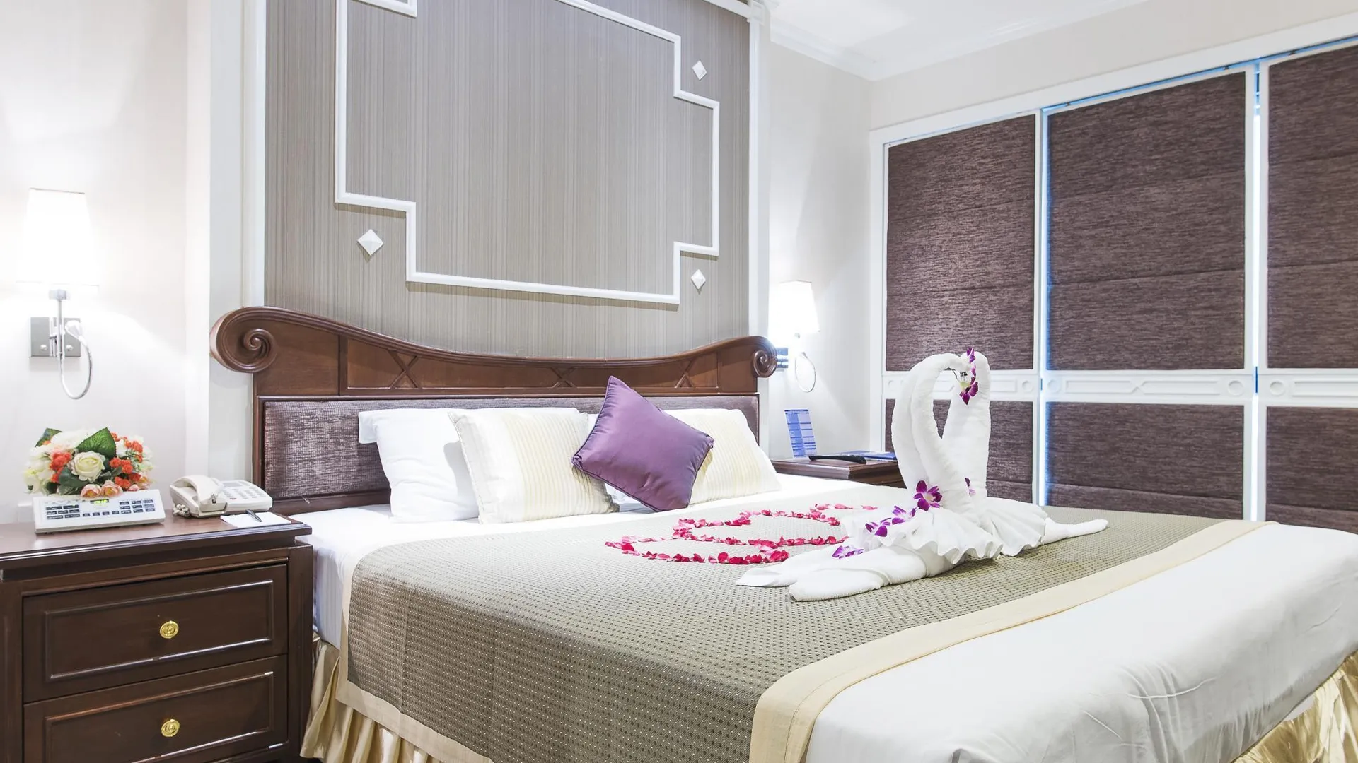 방콕 마제스틱 스위트 호텔 3성급 호텔 스위트룸