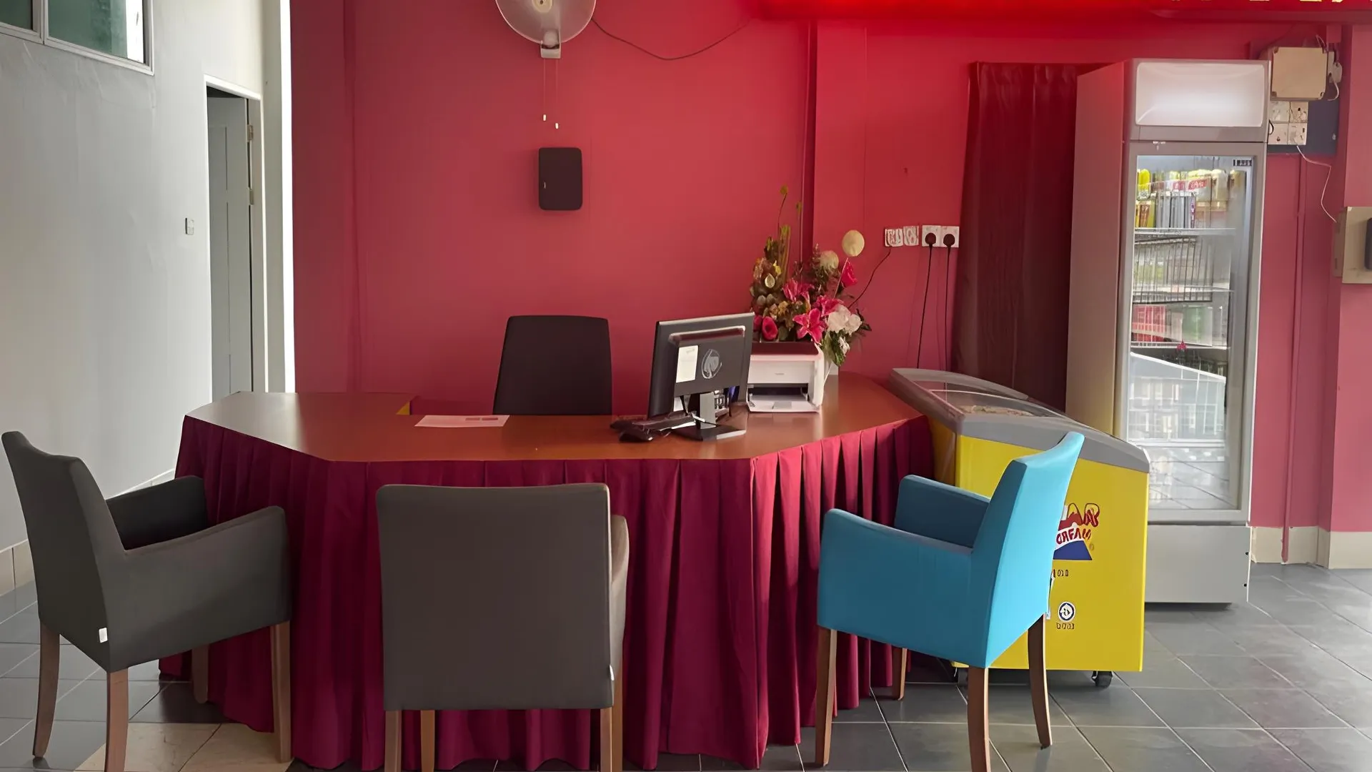 세마탄 Putra Sentosa Retreat Camp Sematan 5성급 호텔 레스토랑