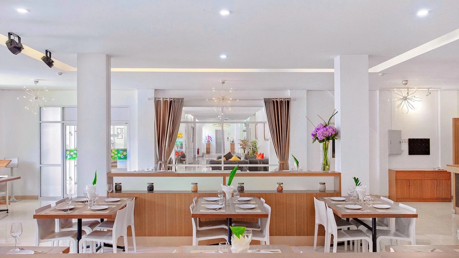 치앙라이 캐비지 앤 콘돔 인 3성급 호텔 로비