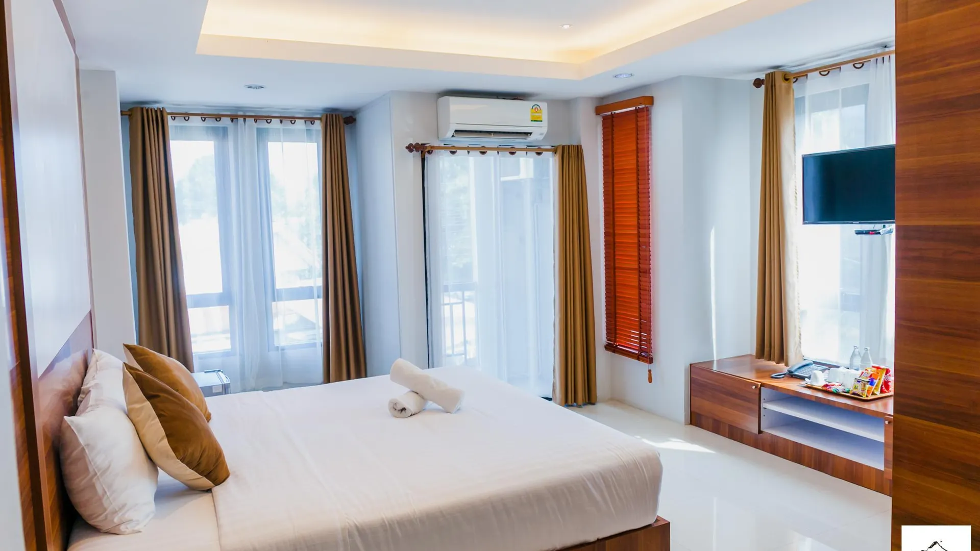 치앙라이 캘리브포니아 2016 2성급 호텔 스위트룸