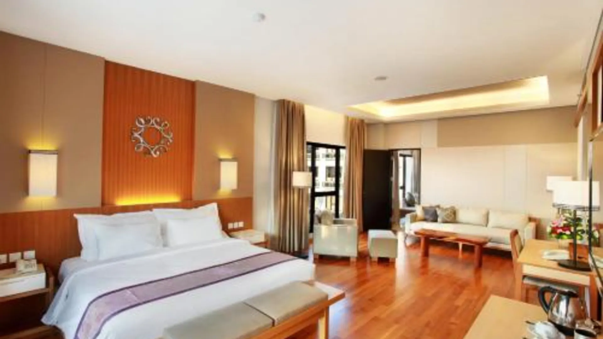 발리 트룬툼 쿠타 - 구. 그랜드 인나 쿠타 4성급 호텔 스위트룸