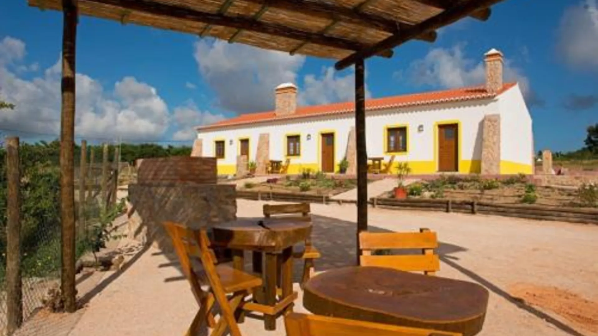 알제절 Quinta das Aguas 4성급 게스트하우스 외관