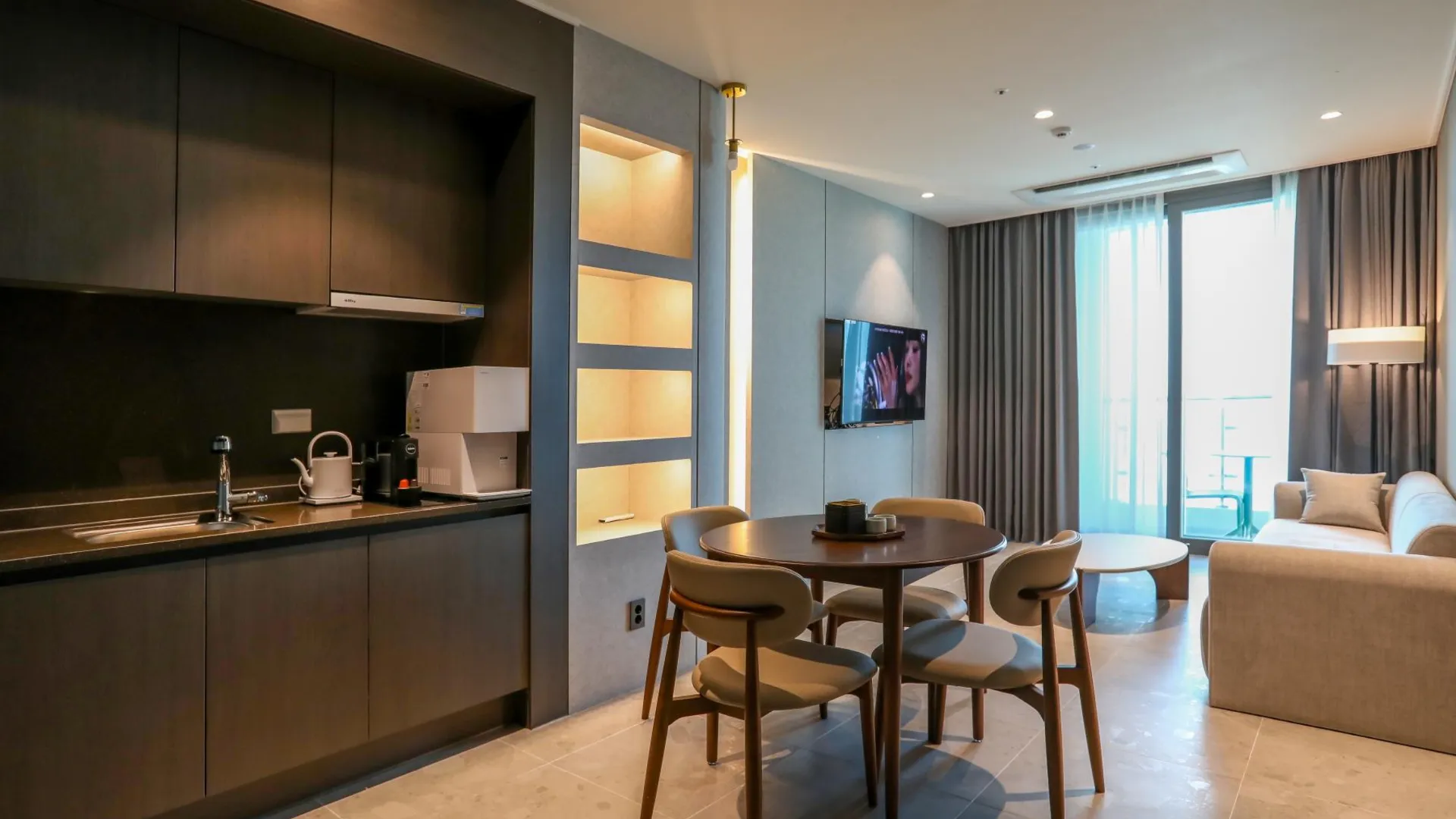 속초 호텔어라운드 속초 마리비스타점 3성급 호텔 로비