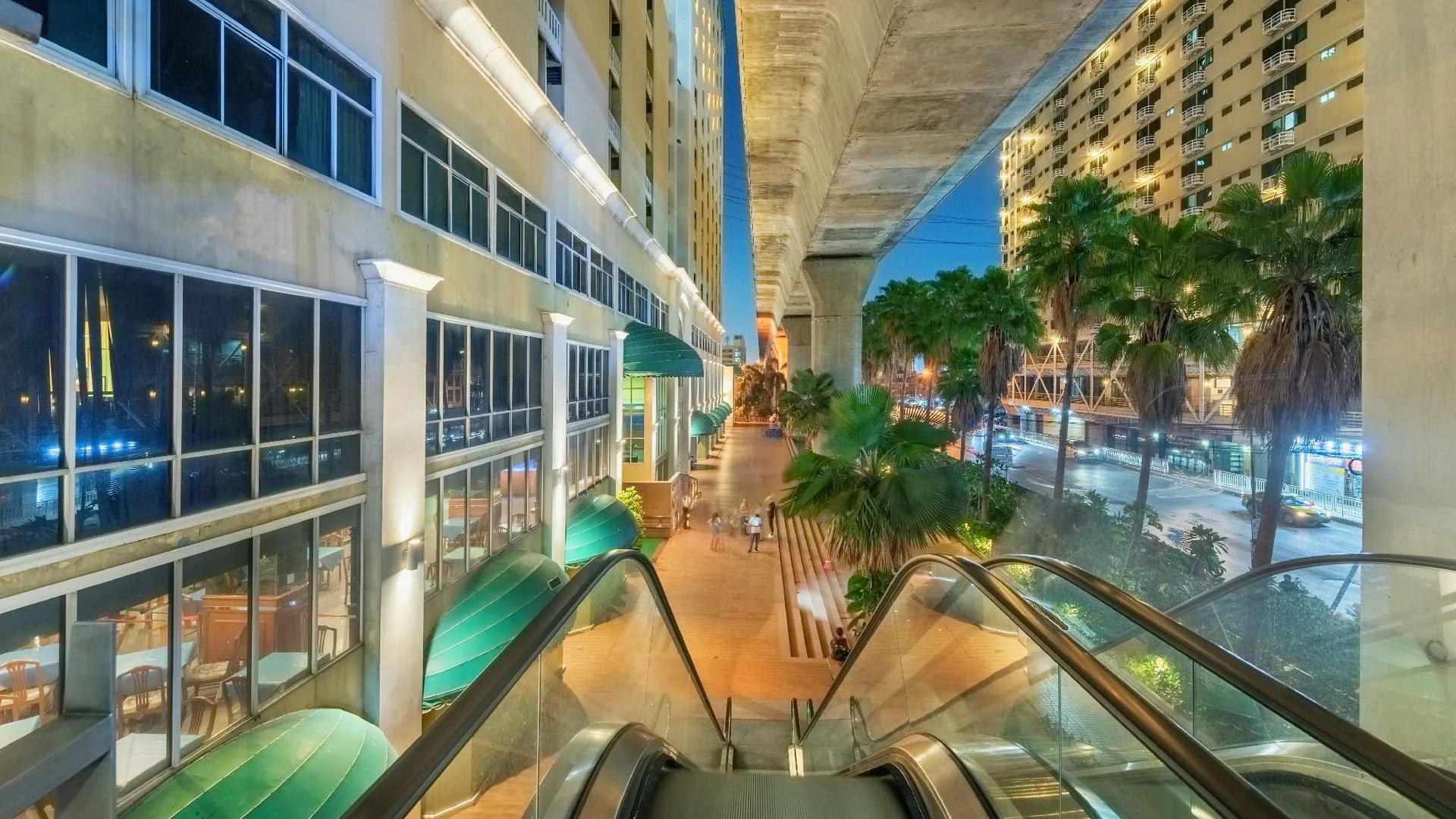 방콕 NASA BANGKOK  Hotel 호텔 로비