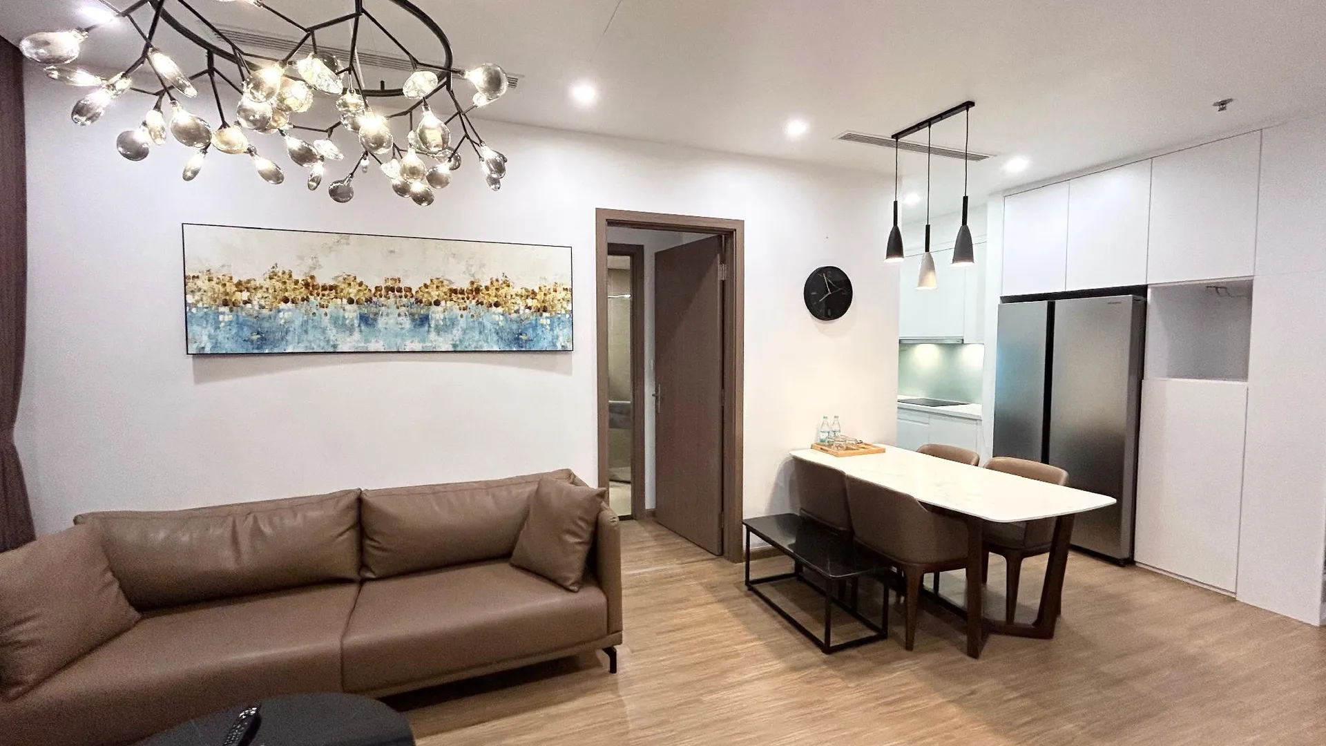 하노이 미딘의 아파트먼트 (75m², 침실 2개, 프라이빗 욕실 2개) 4성급 싱글룸 레스토랑