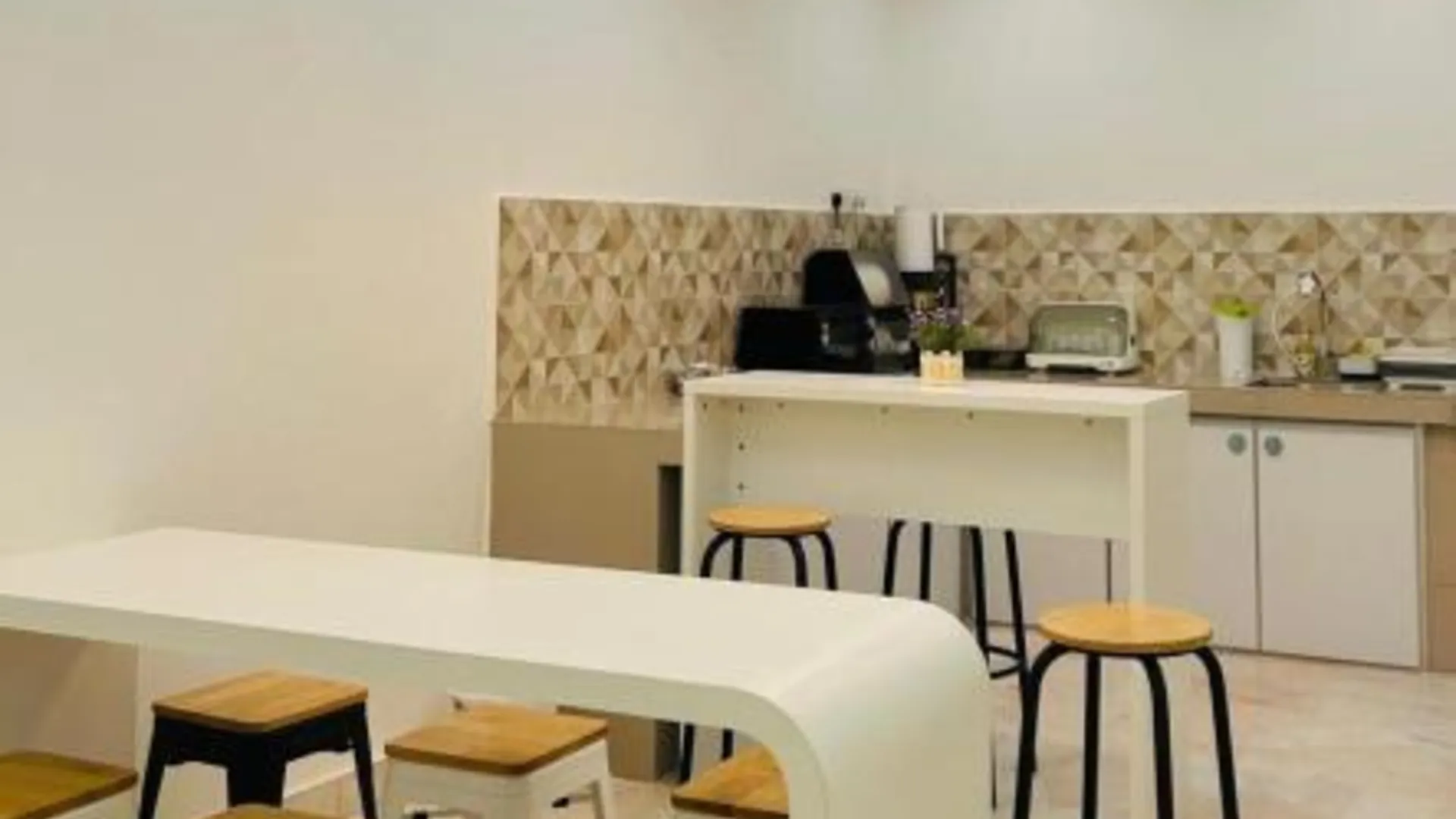 이포 타만 반다라야의 프라이빗 하우스 (m², 침실 3개, 프라이빗 욕실 2개) 3성급 게스트하우스 외관